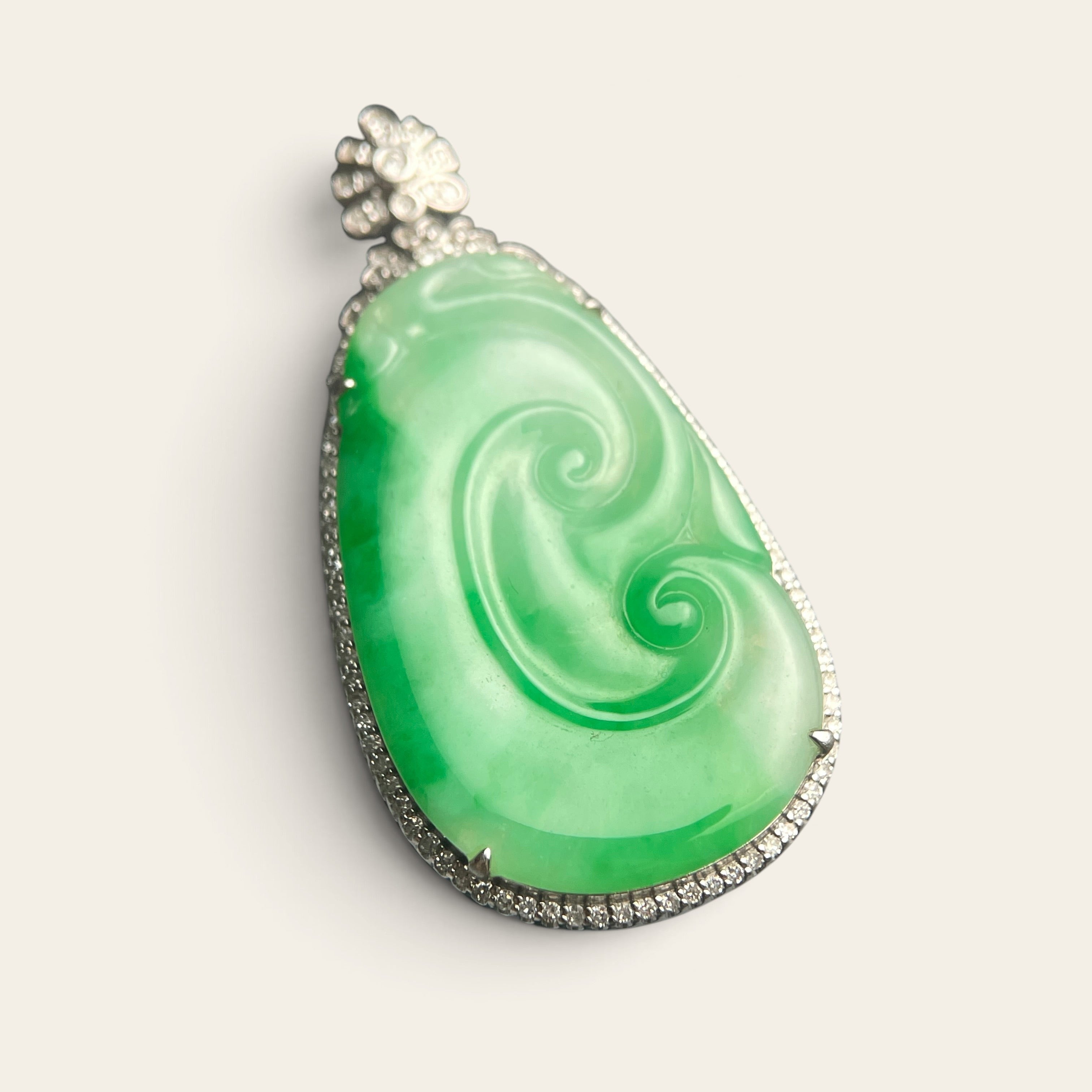 Natural green jadeite jade pendant plaque set in 18K gold