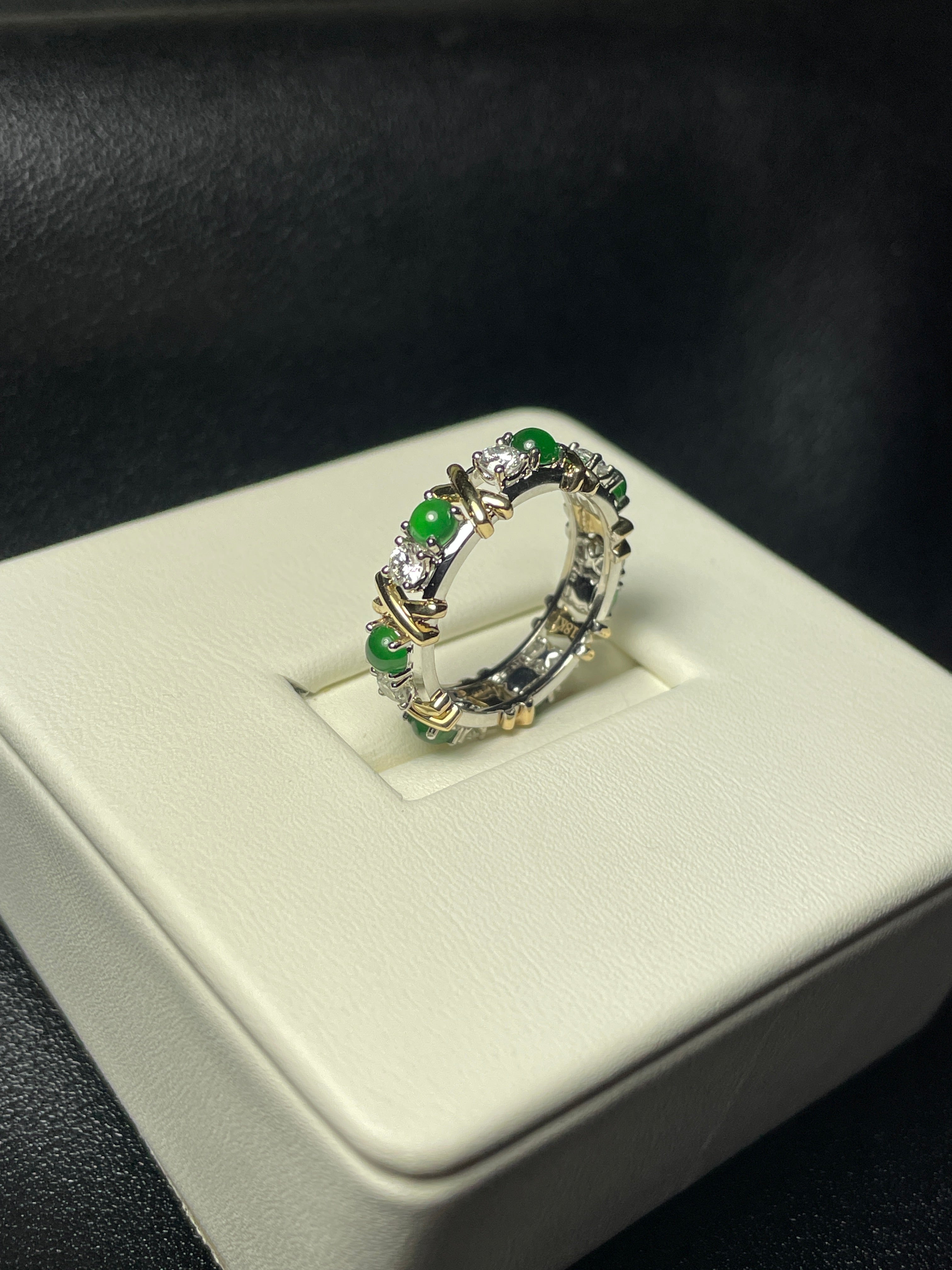 18K Gold Jadeite Cabochon & Diamond Ring