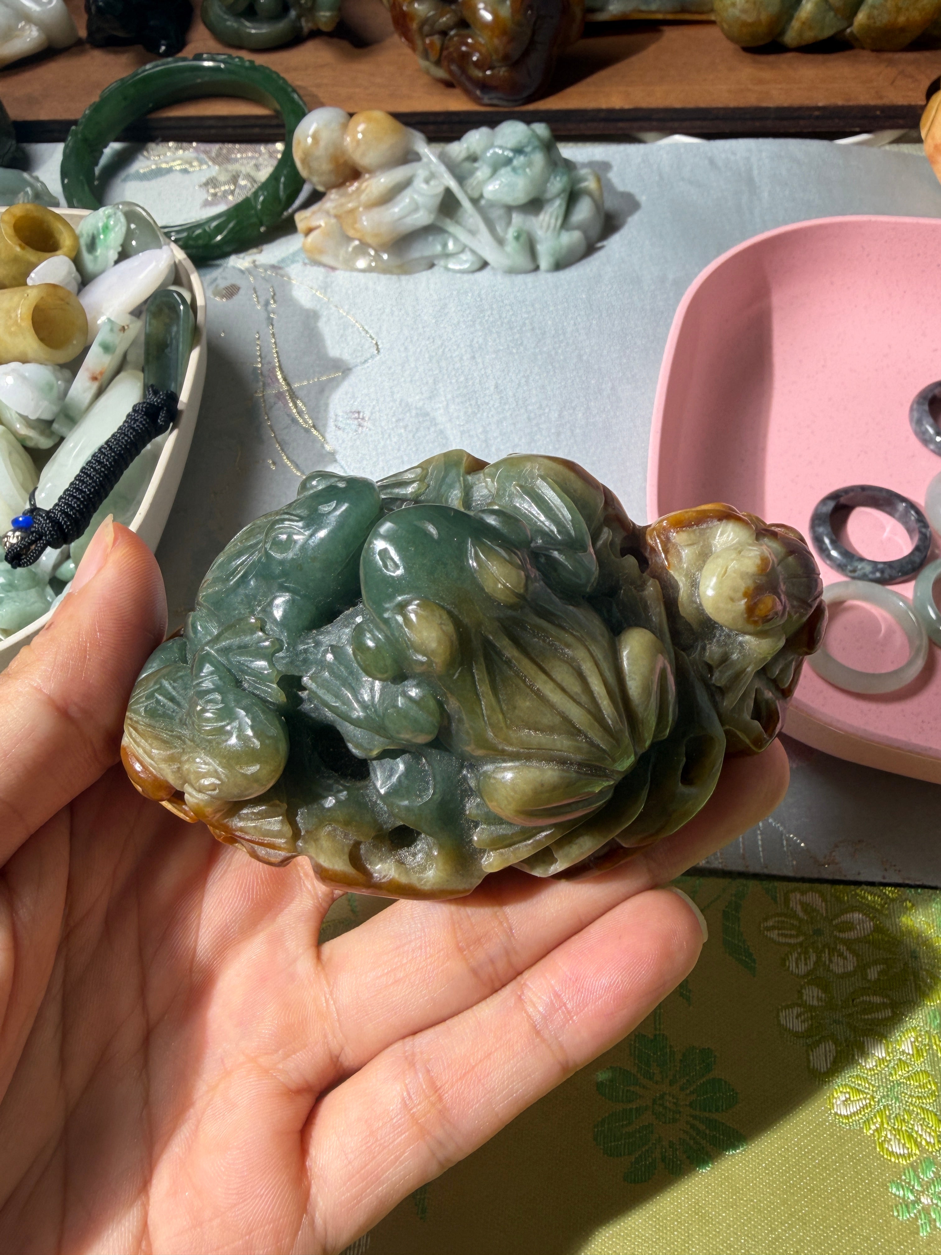 Fortune Frog – Jadeite Carved Display Piece