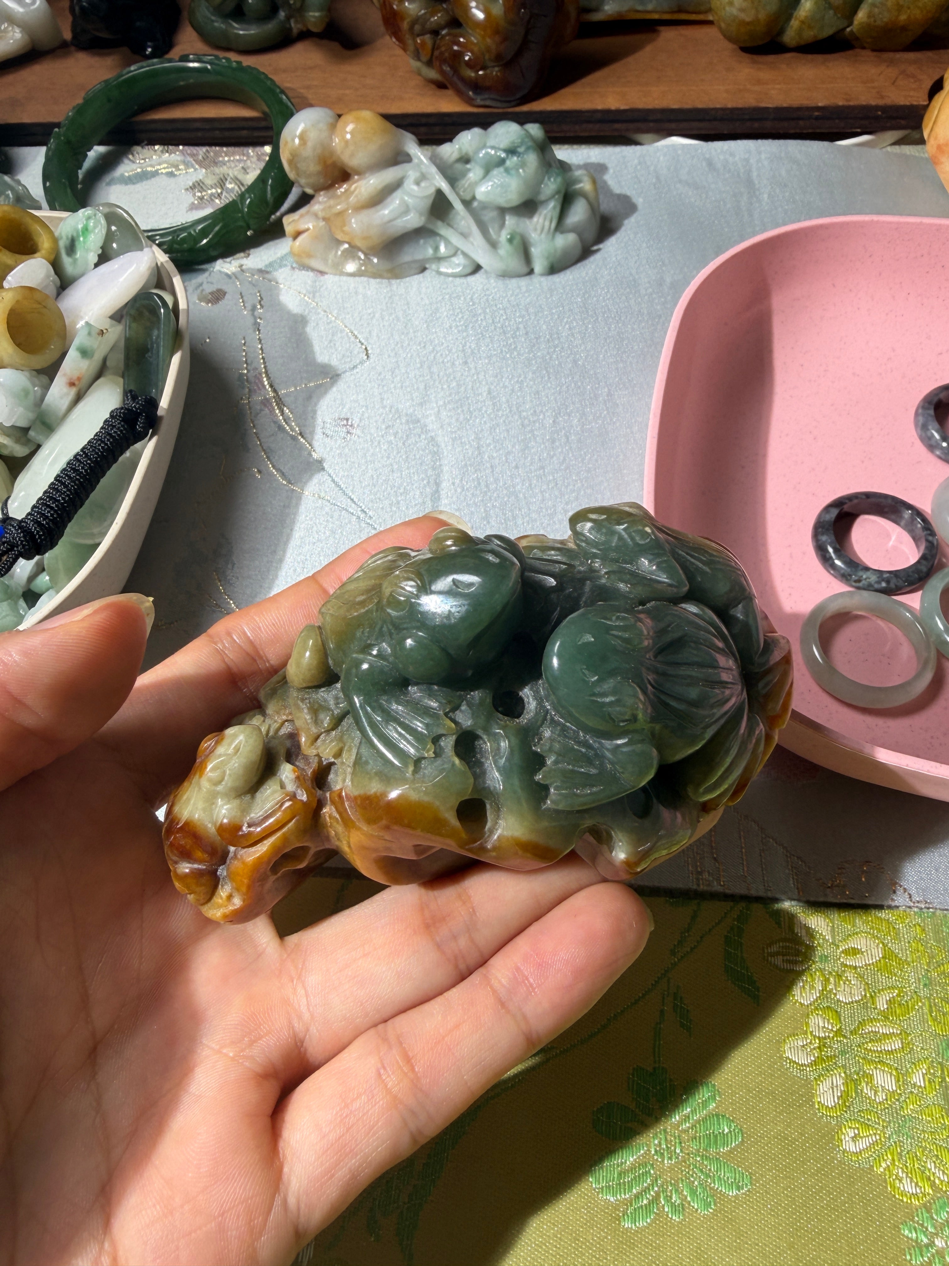Fortune Frog – Jadeite Carved Display Piece