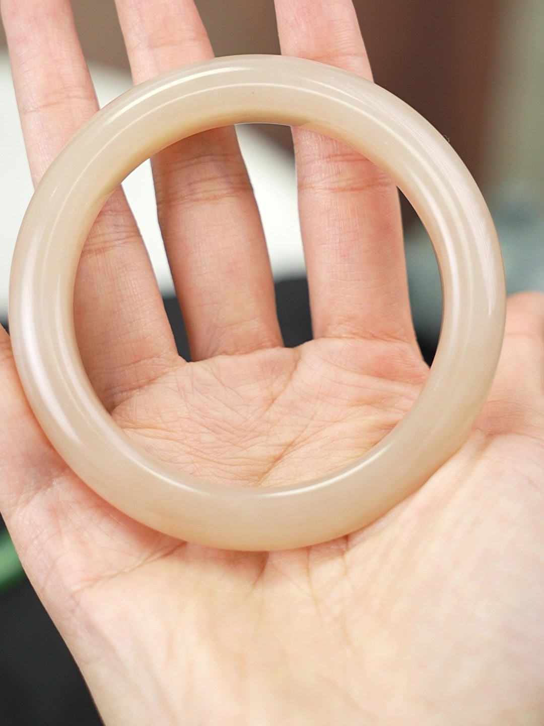 Lotus-pink Hetian nephrite jade bangle NY26082308798, supplied video still