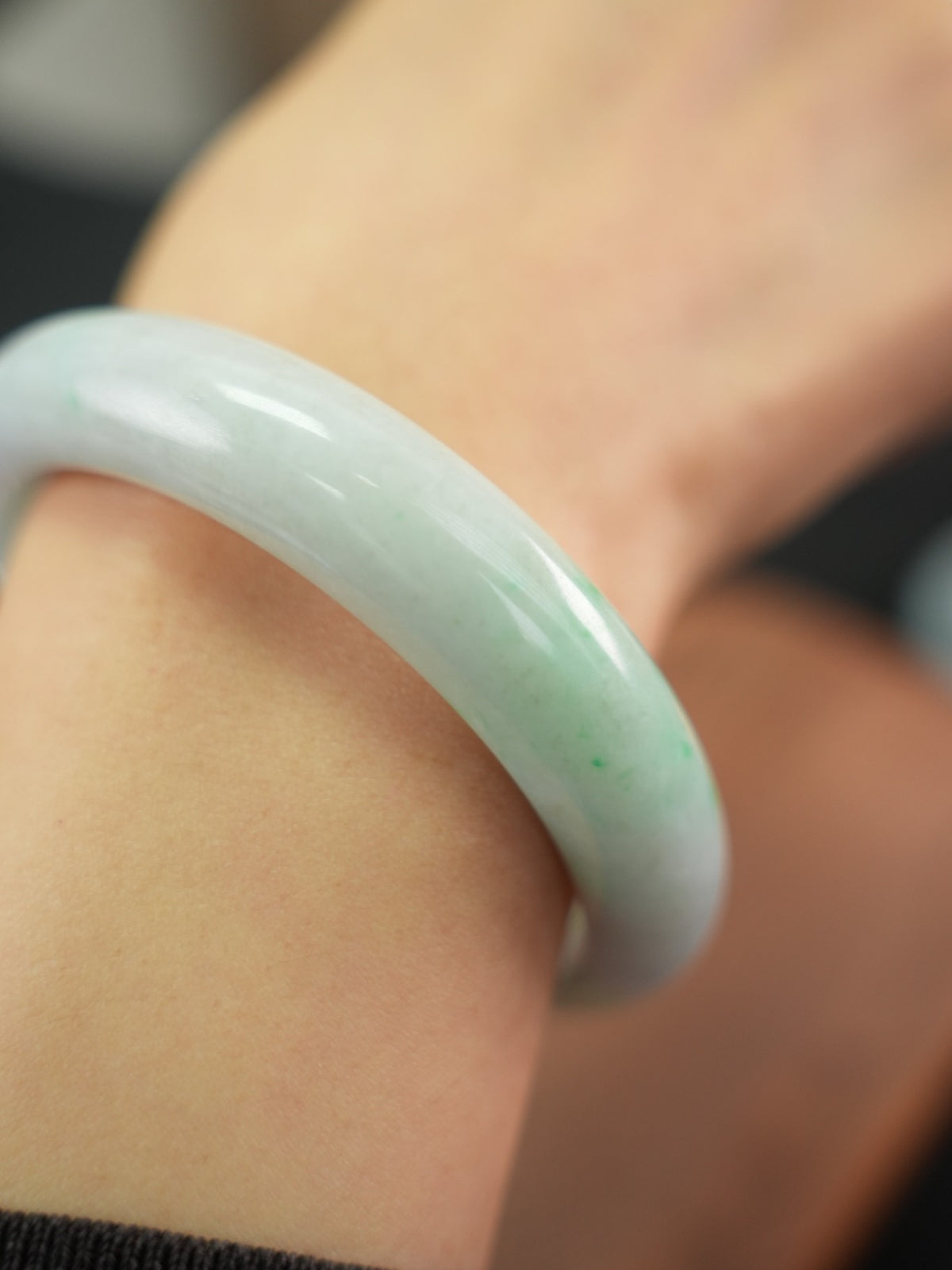 Pale green jadeite bangle 59 mm P2410002470 view 732
