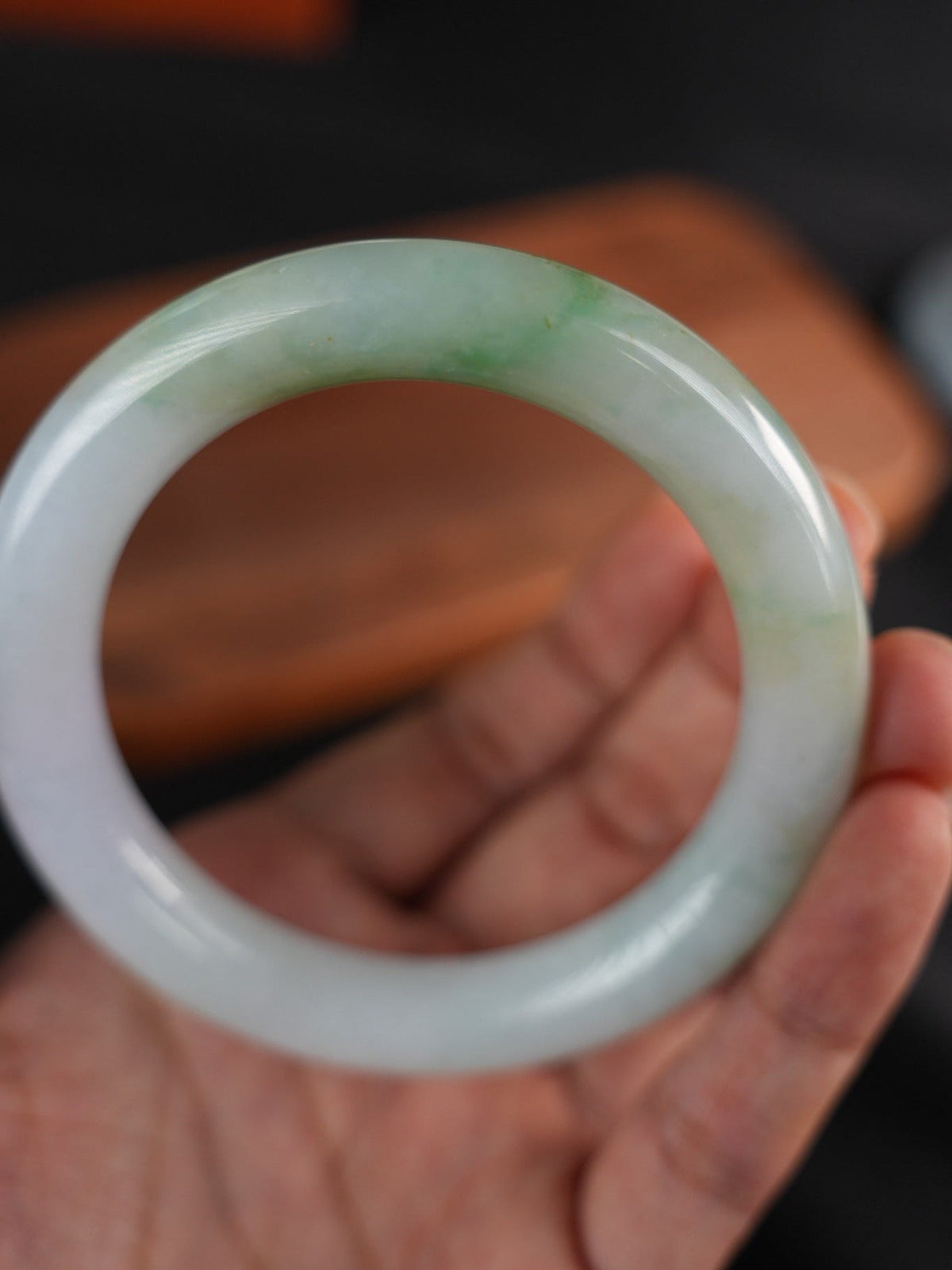 Pale green and lavender Type A jadeite bangle, 58 mm, DSC00217.JPG