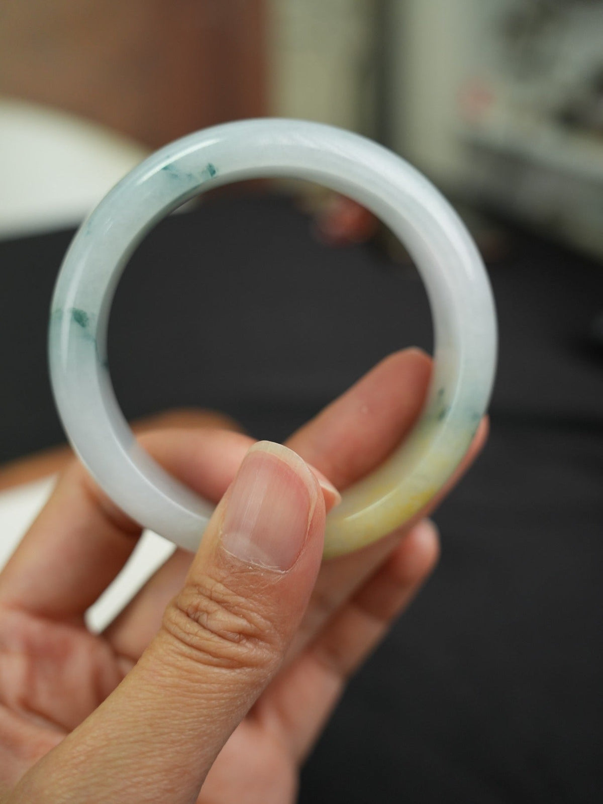Type A jadeite bangle P2509036069 hand