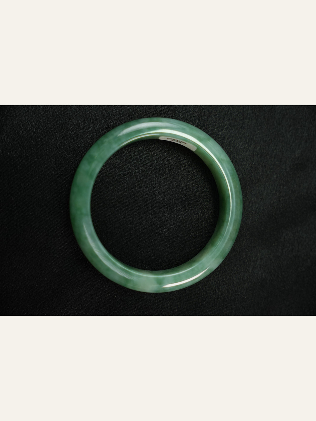 Green natural Type A jadeite bangle, 54 mm