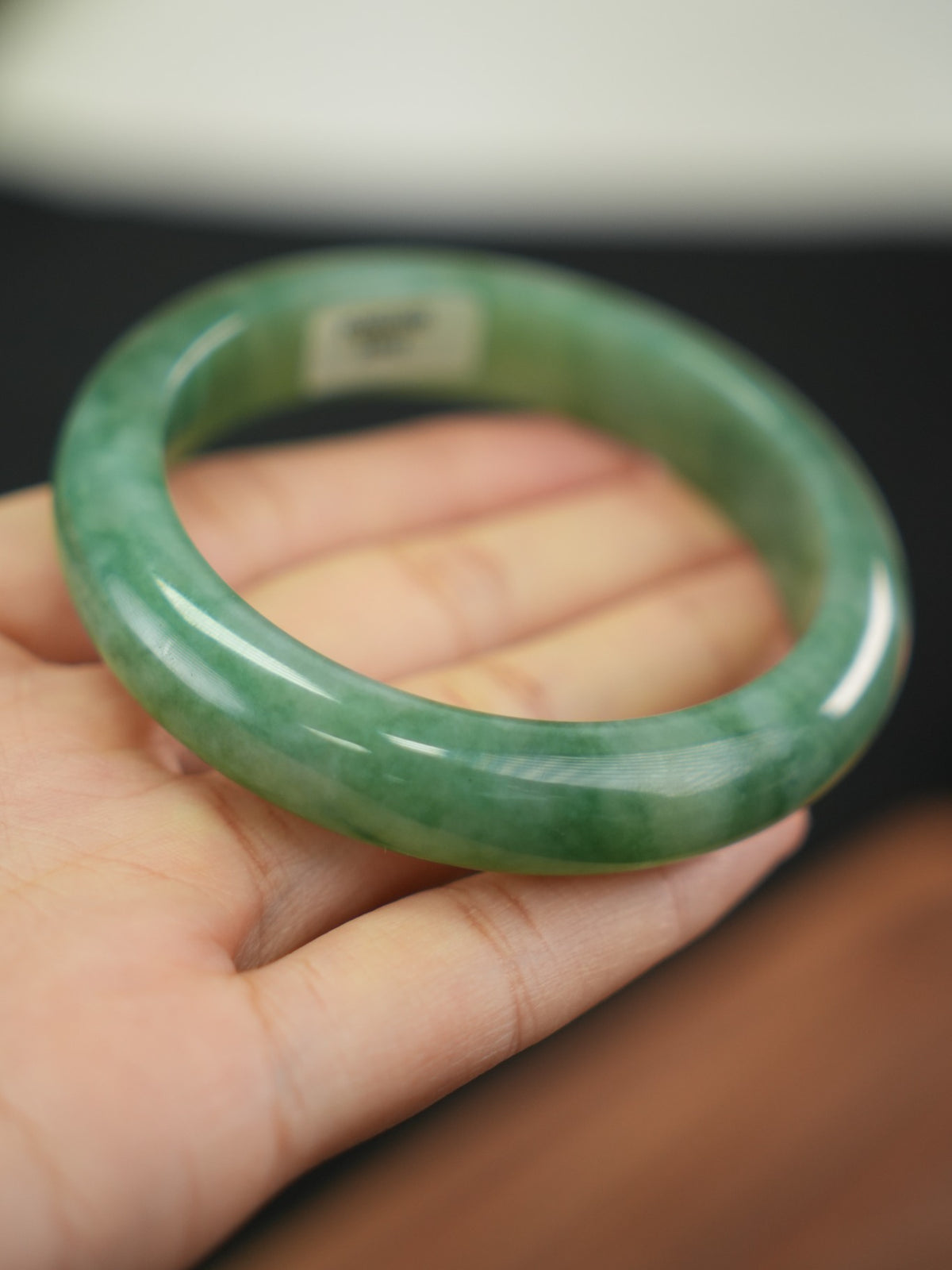 Green natural Type A jadeite bangle, 54 mm