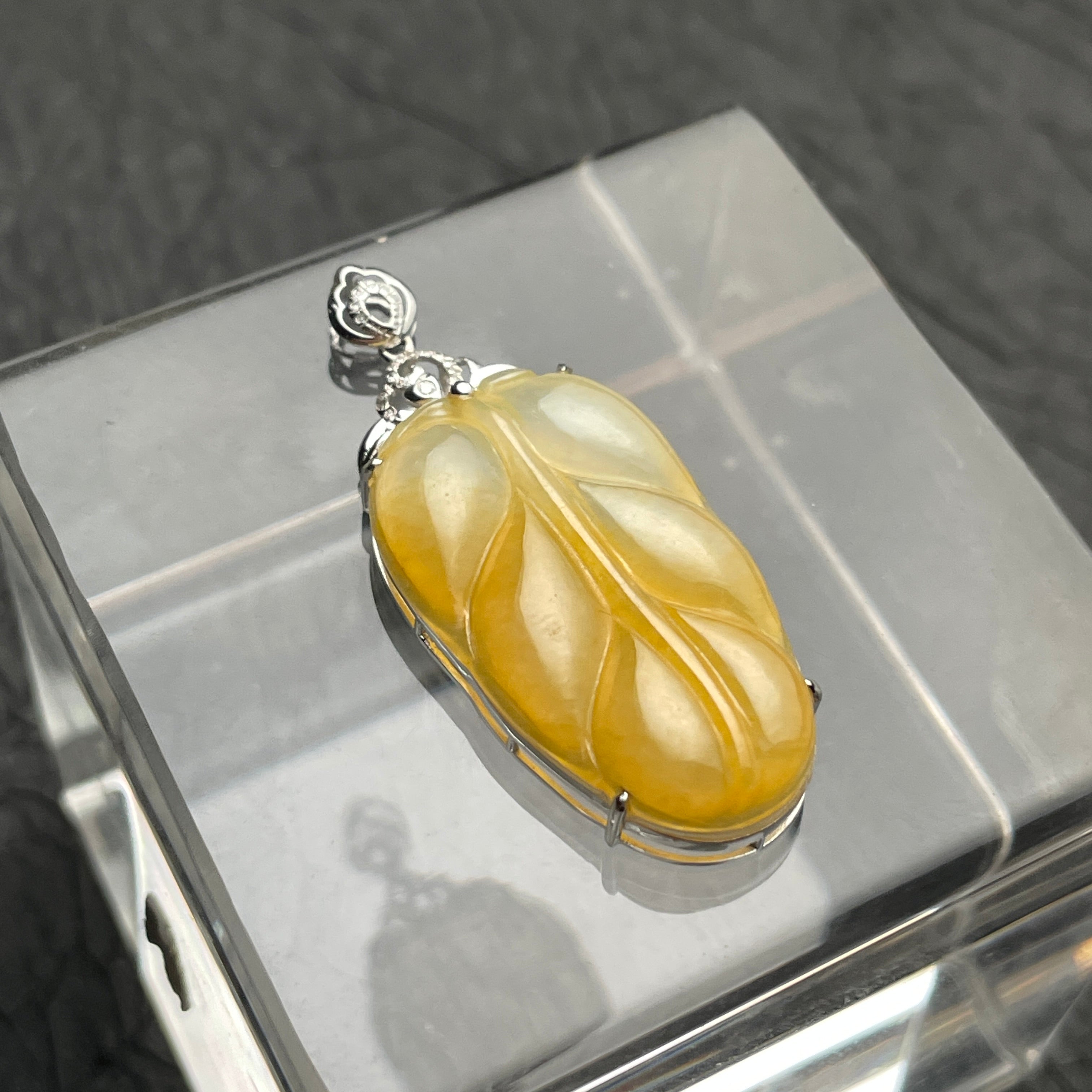 Golden Harvest – Yellow Jadeite Pea Pod Pendant