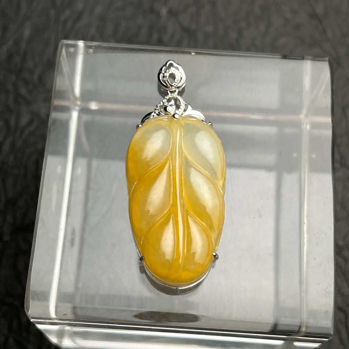 Golden Harvest – Yellow Jadeite Pea Pod Pendant