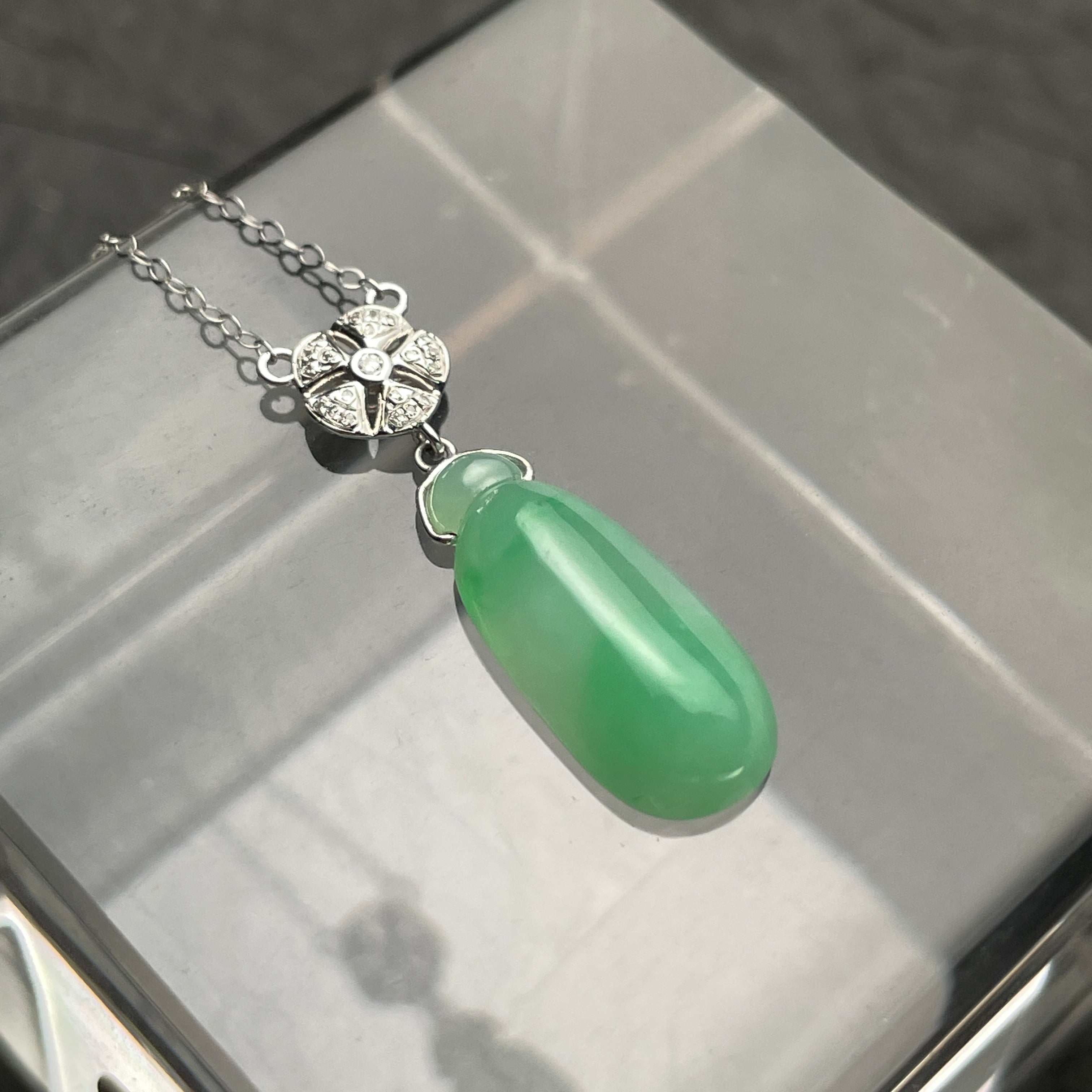 Verdant Drop – Green Jadeite Pendant Necklace