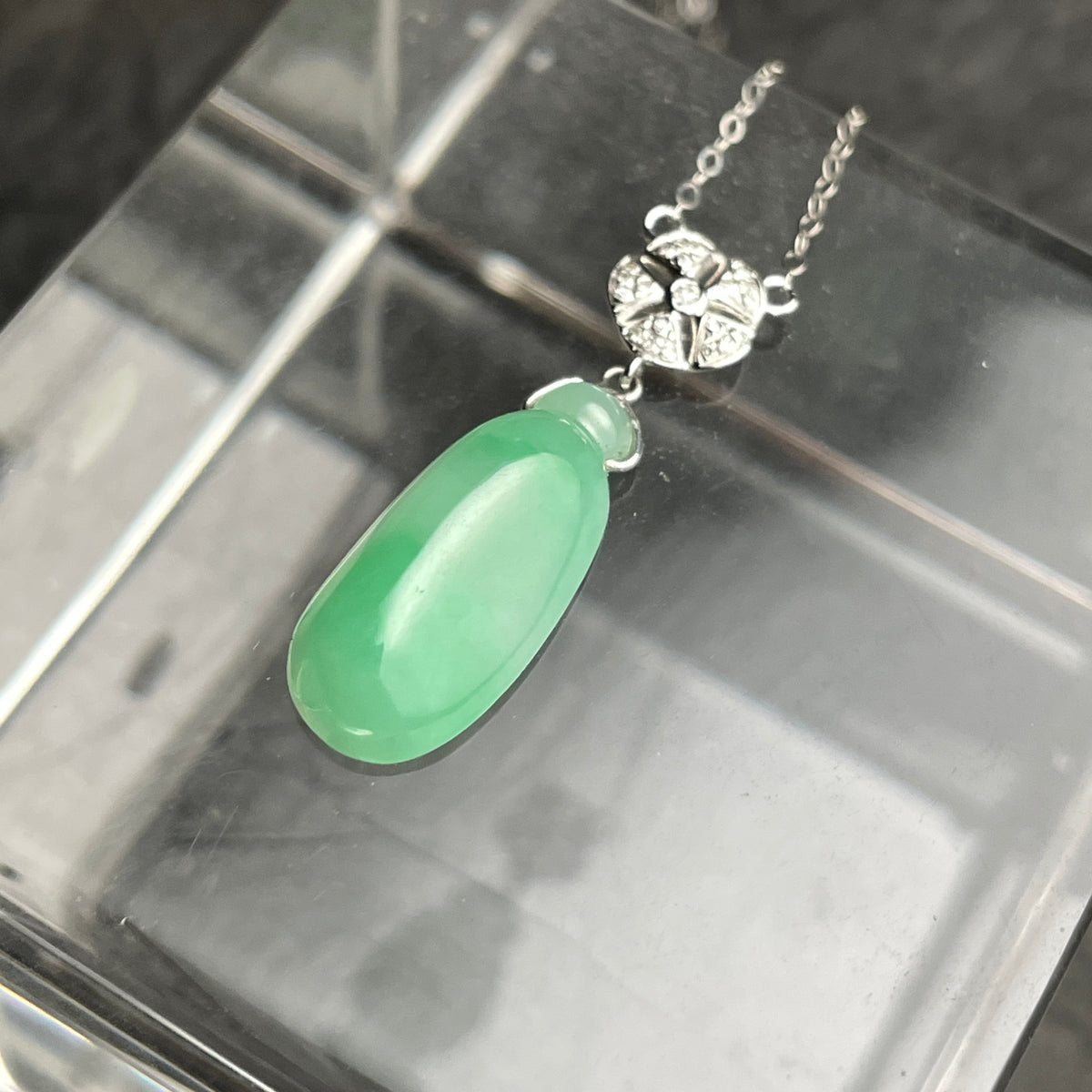 Verdant Drop – Green Jadeite Pendant Necklace
