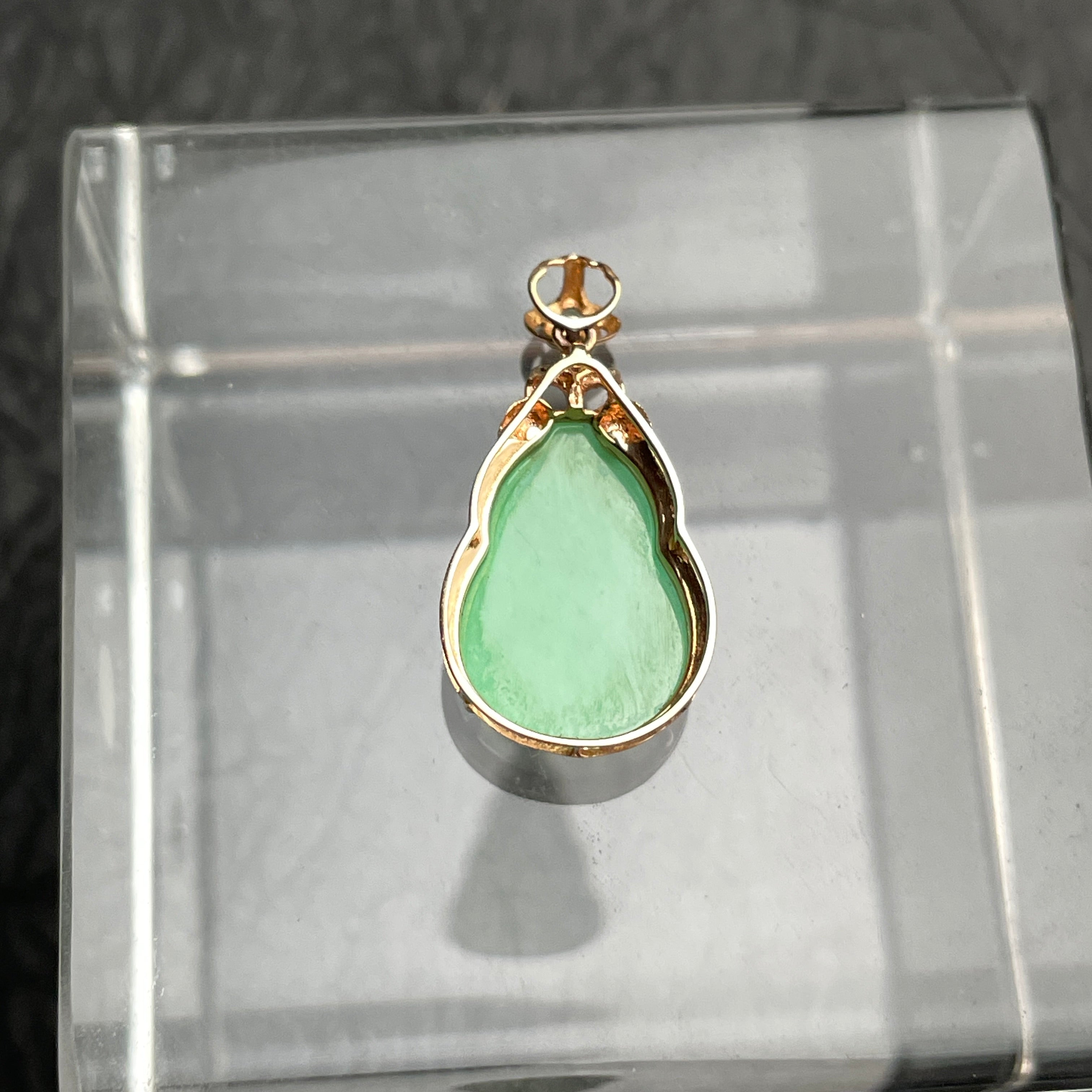 Verdant Blessing – Green Jadeite Gourd Pendant