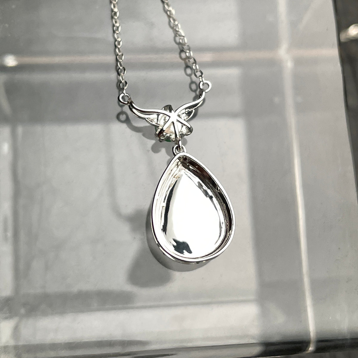 Verdant Cascade – Green Pear Jadeite Necklace