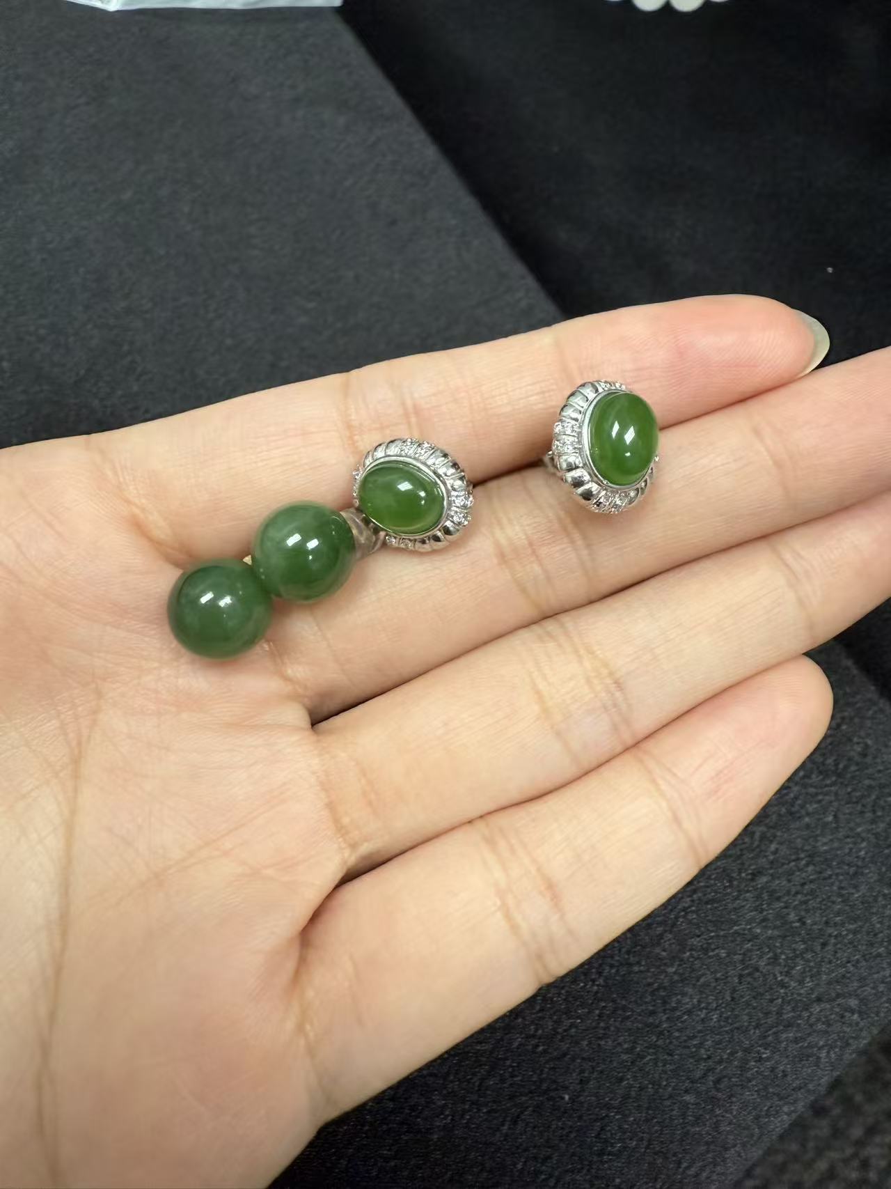 和田玉耳钉
