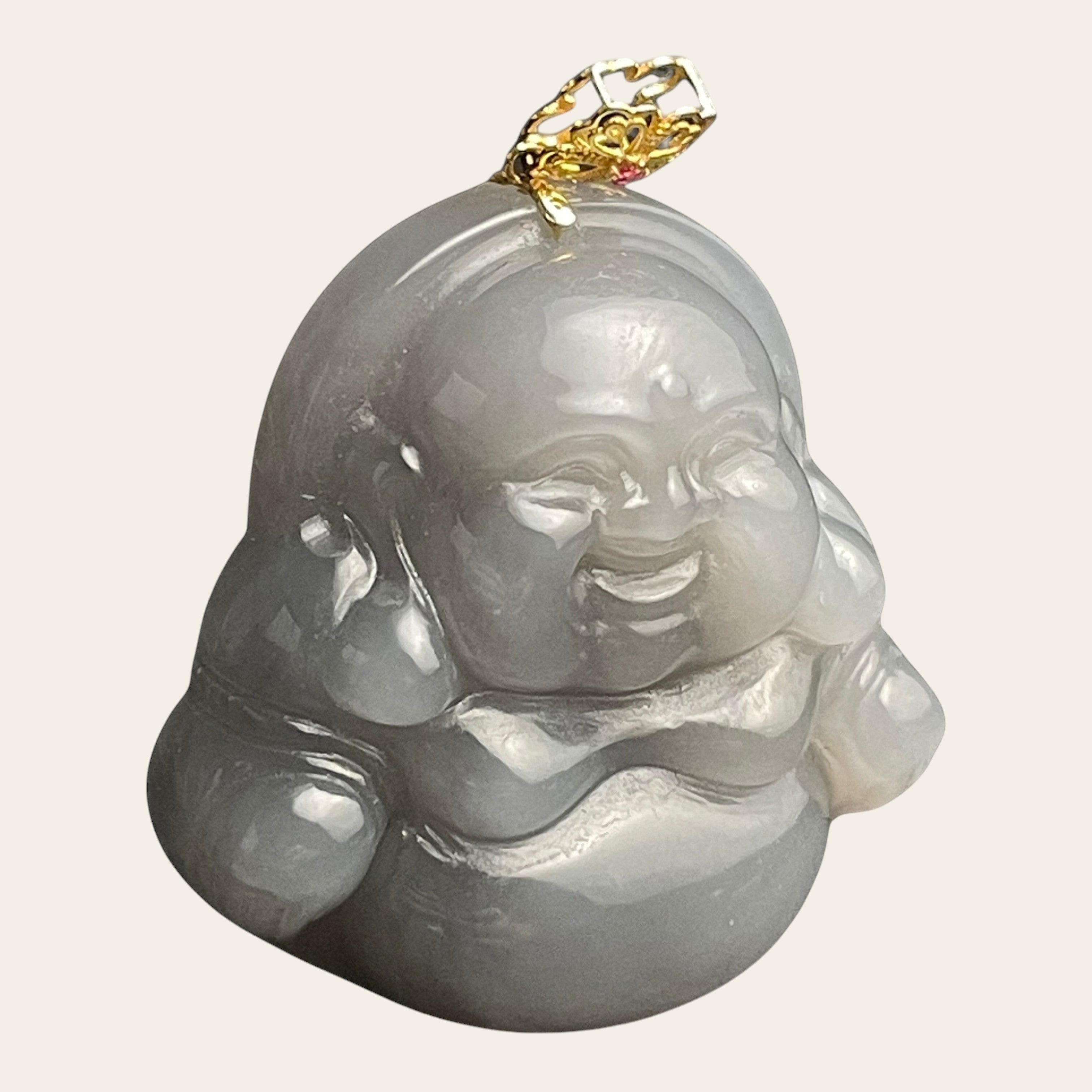 Sylvia Jewelry 18k金镶嵌紫罗兰色和田玉笑佛吊坠,玉石质地温润,雕工精细,寓意吉祥。