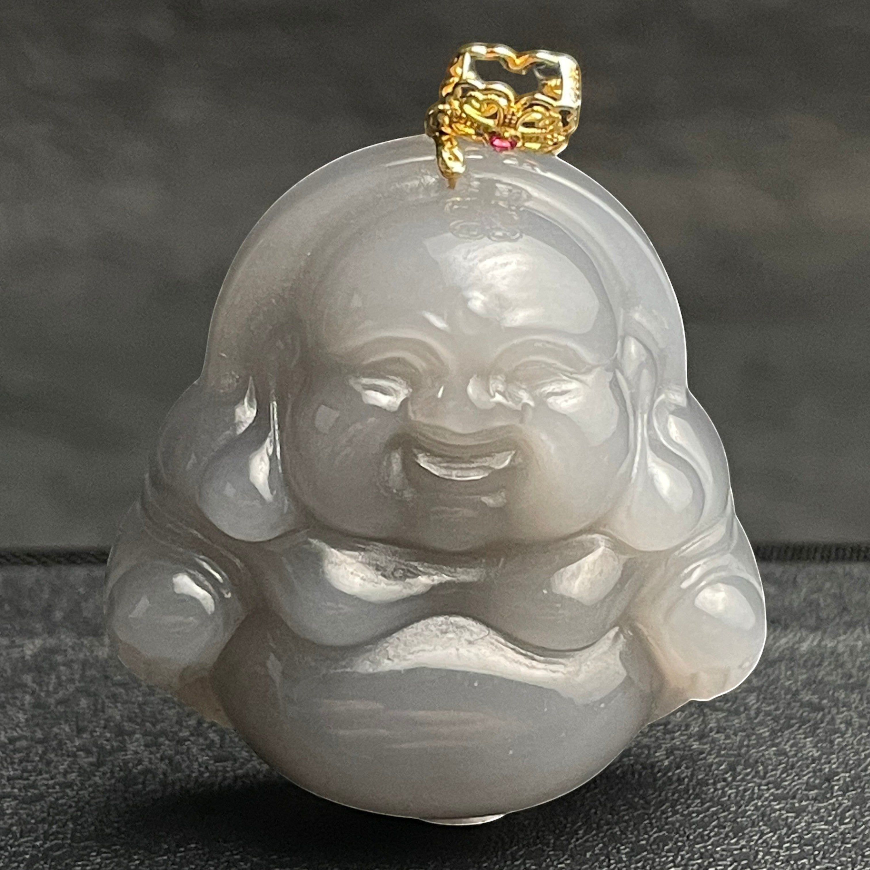 Sylvia Jewelry 18k金吊坠,紫罗兰色和田玉笑佛,油润质感,寓意吉祥如意。