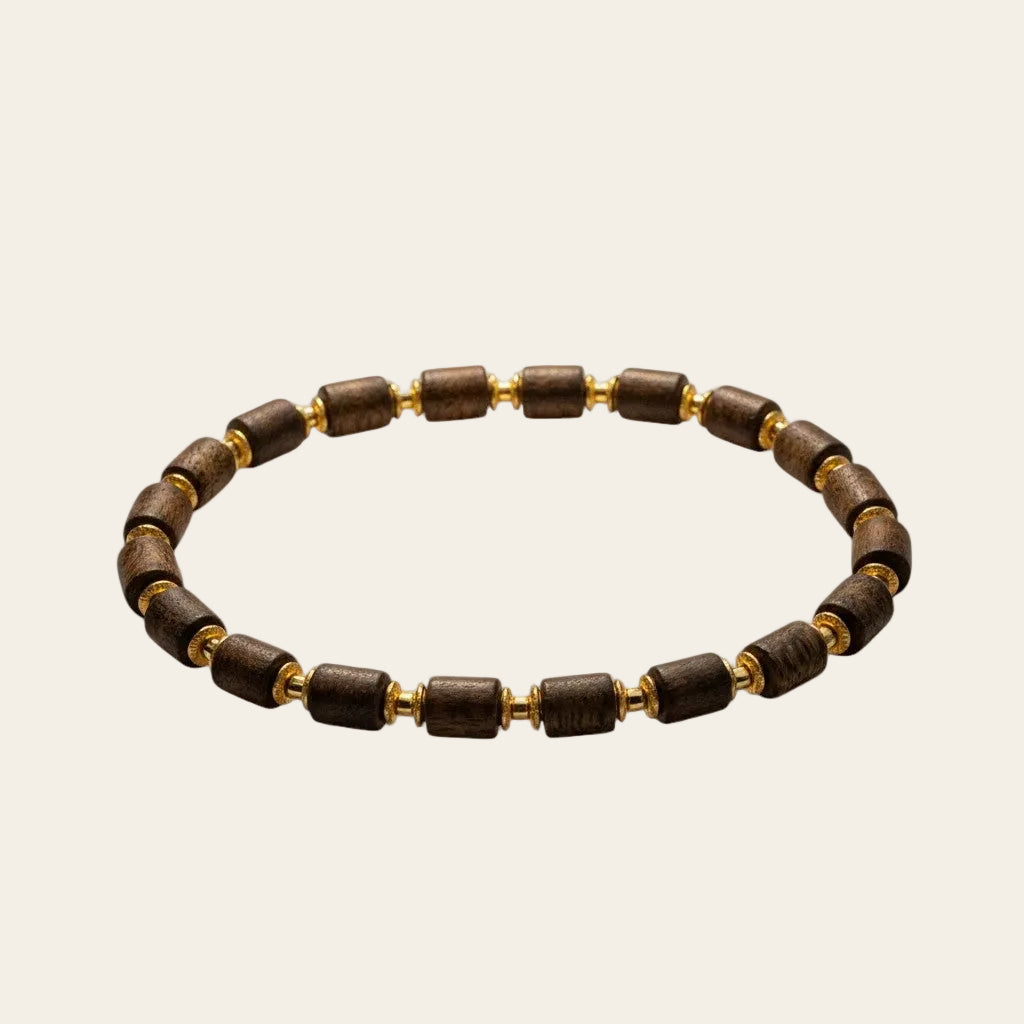Sylvia Jewelry 沉香木桶珠手链,金色点缀,适合日常佩戴,简约优雅