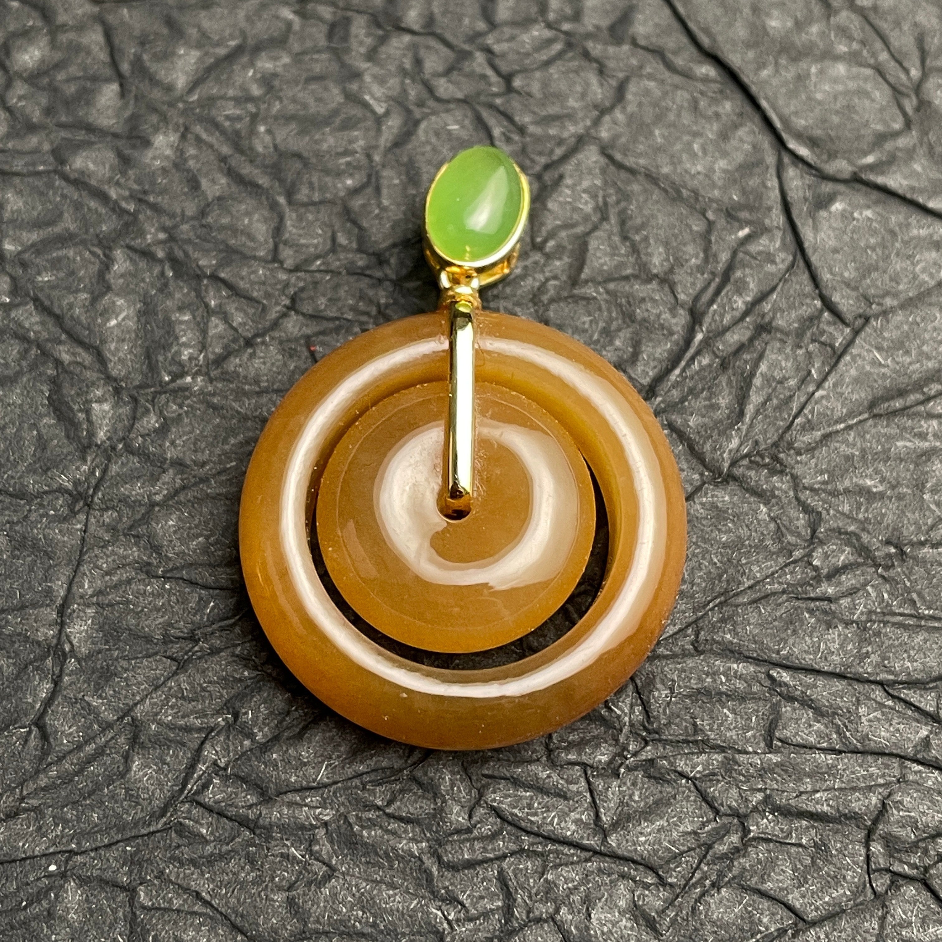 Sylvia Jewelry 金轮转动吊坠,黄玉髓和绿玉髓,18K金镶嵌,可旋转设计,寓意好运。