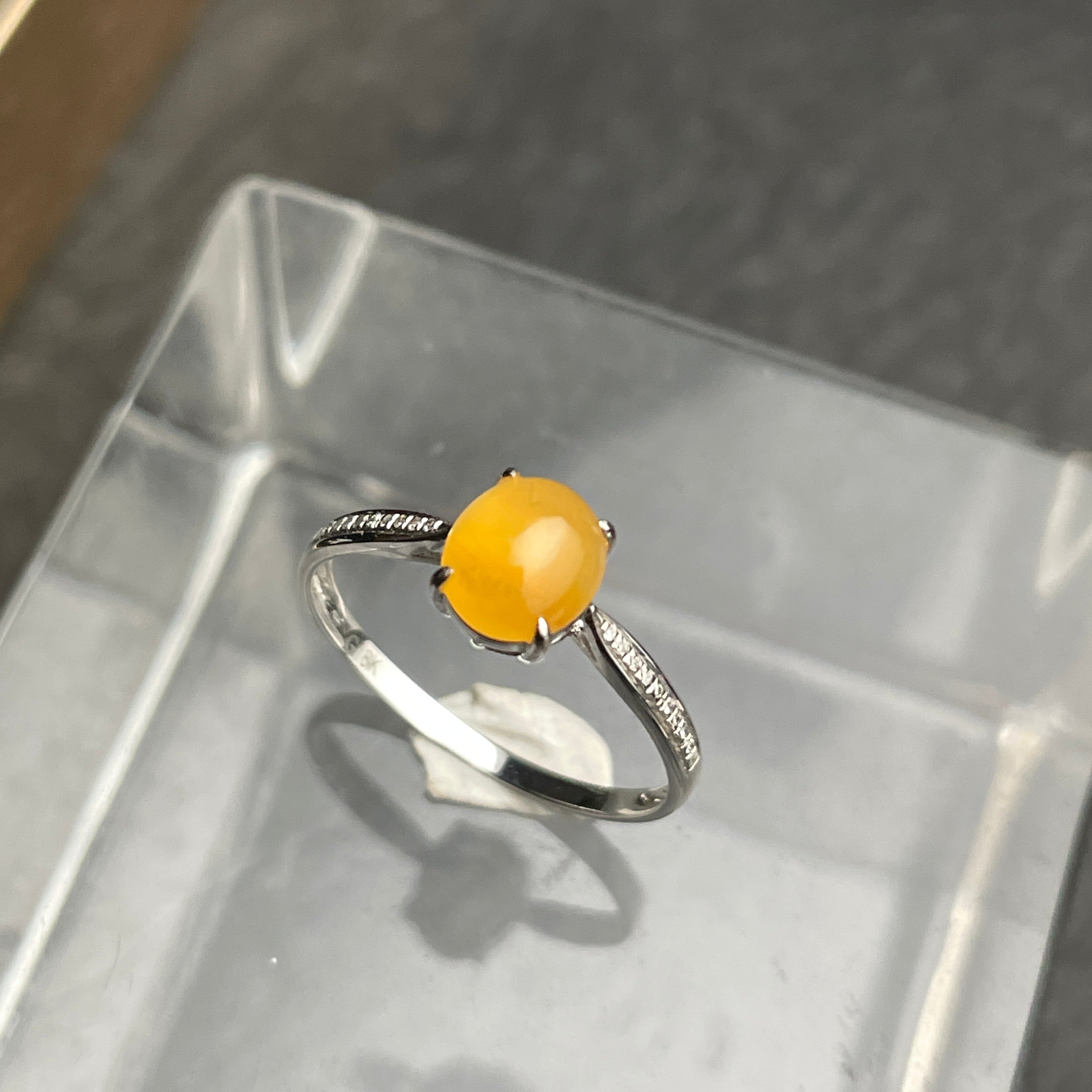 Honey Glow – Yellow Jadeite Oval Ring