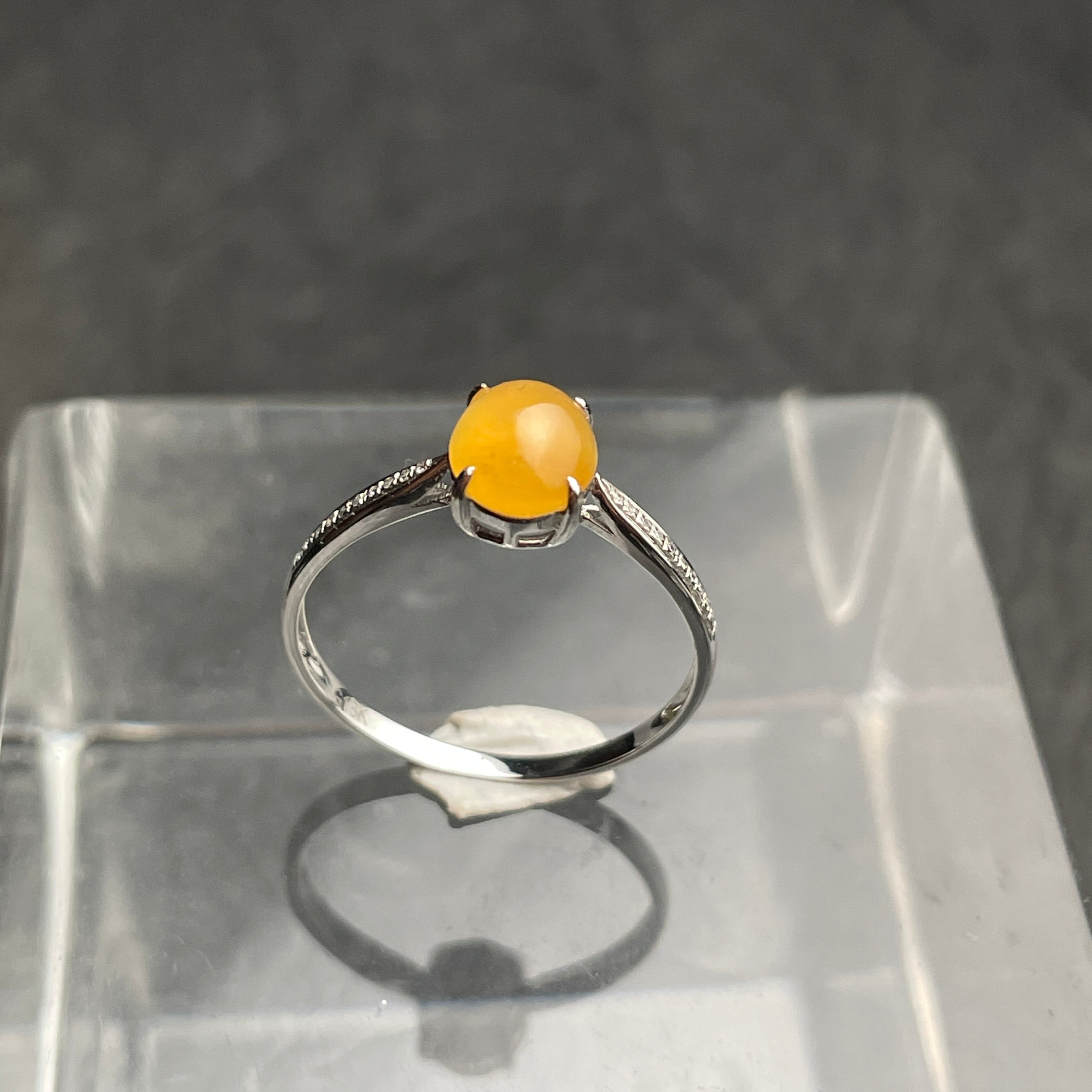 Honey Glow – Yellow Jadeite Oval Ring