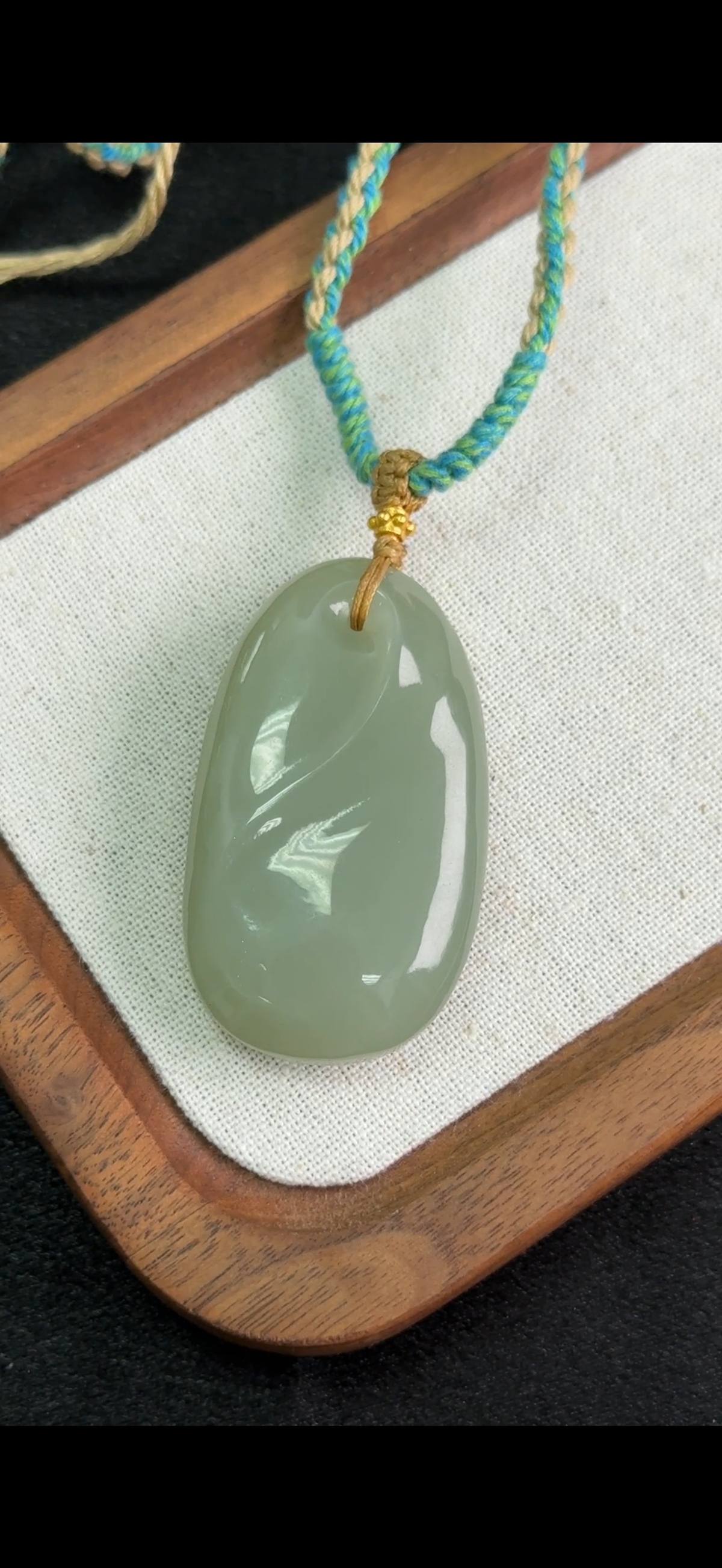 Celadon Calm – Pale Green Oval Pendant | Hetian nephrite jade
