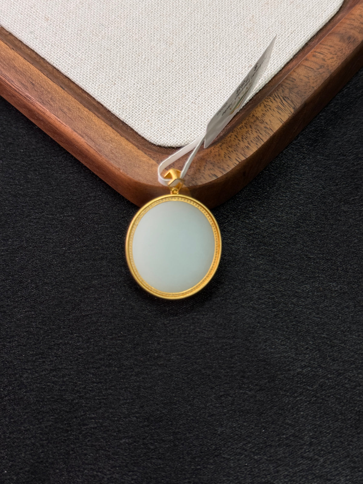 Moonlit Circle – White Round Pendant with 18K Gold | Hetian nephrite jade