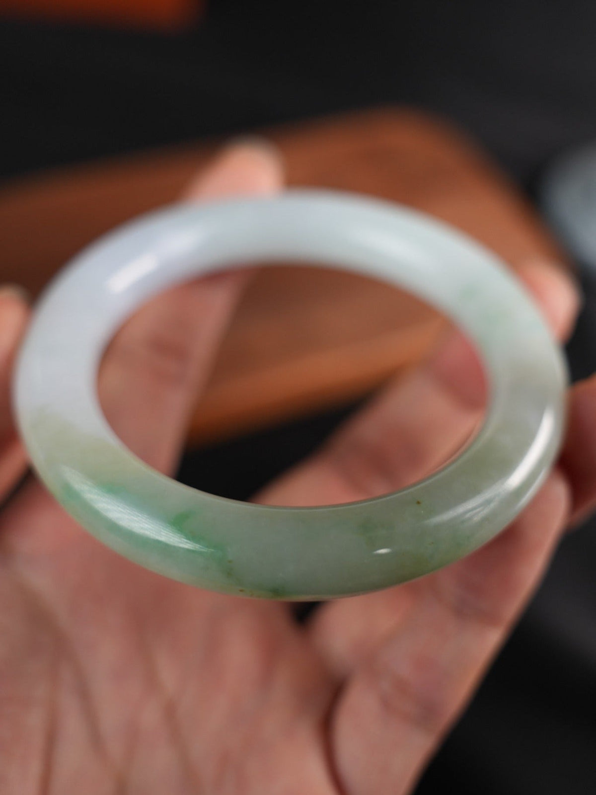 Pale green and lavender Type A jadeite bangle, 58 mm, DSC00218.JPG