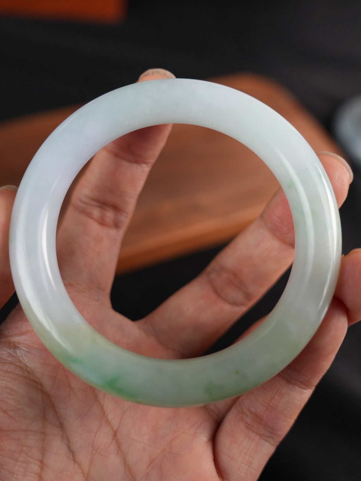 Pale green and lavender Type A jadeite bangle, 58 mm, DSC00219.JPG