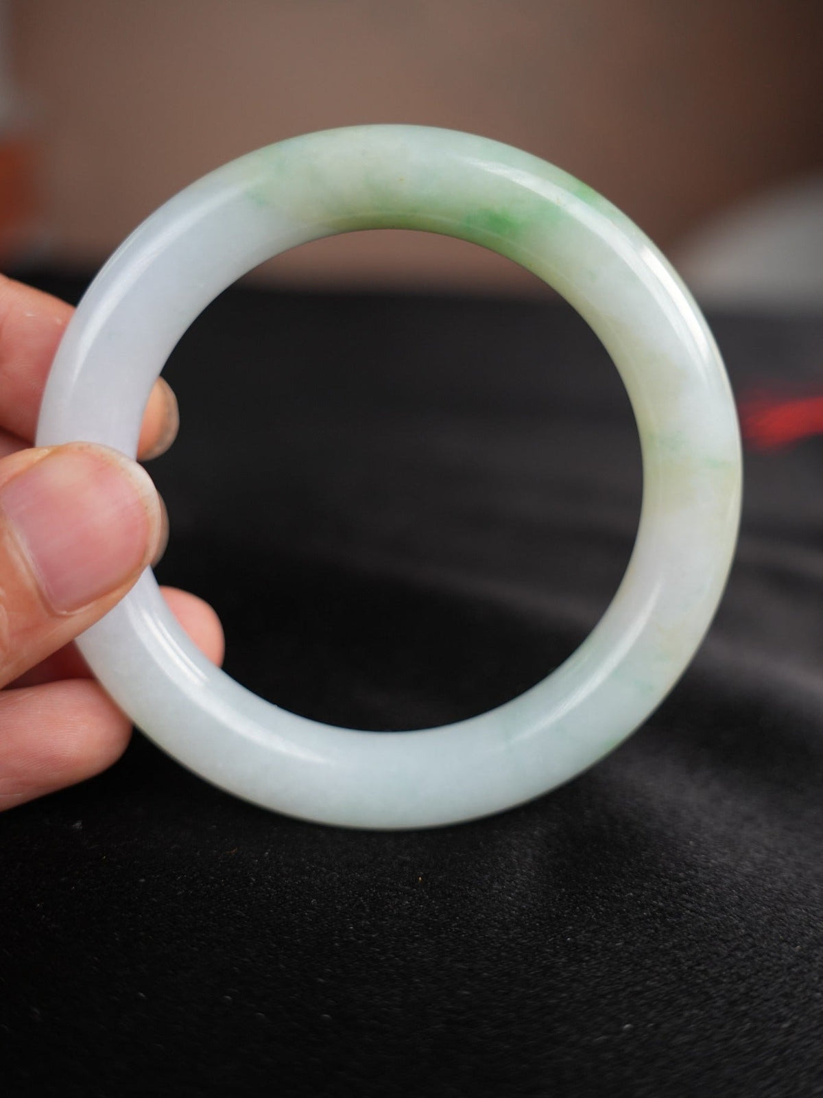 Pale green and lavender Type A jadeite bangle, 58 mm, DSC00221.JPG