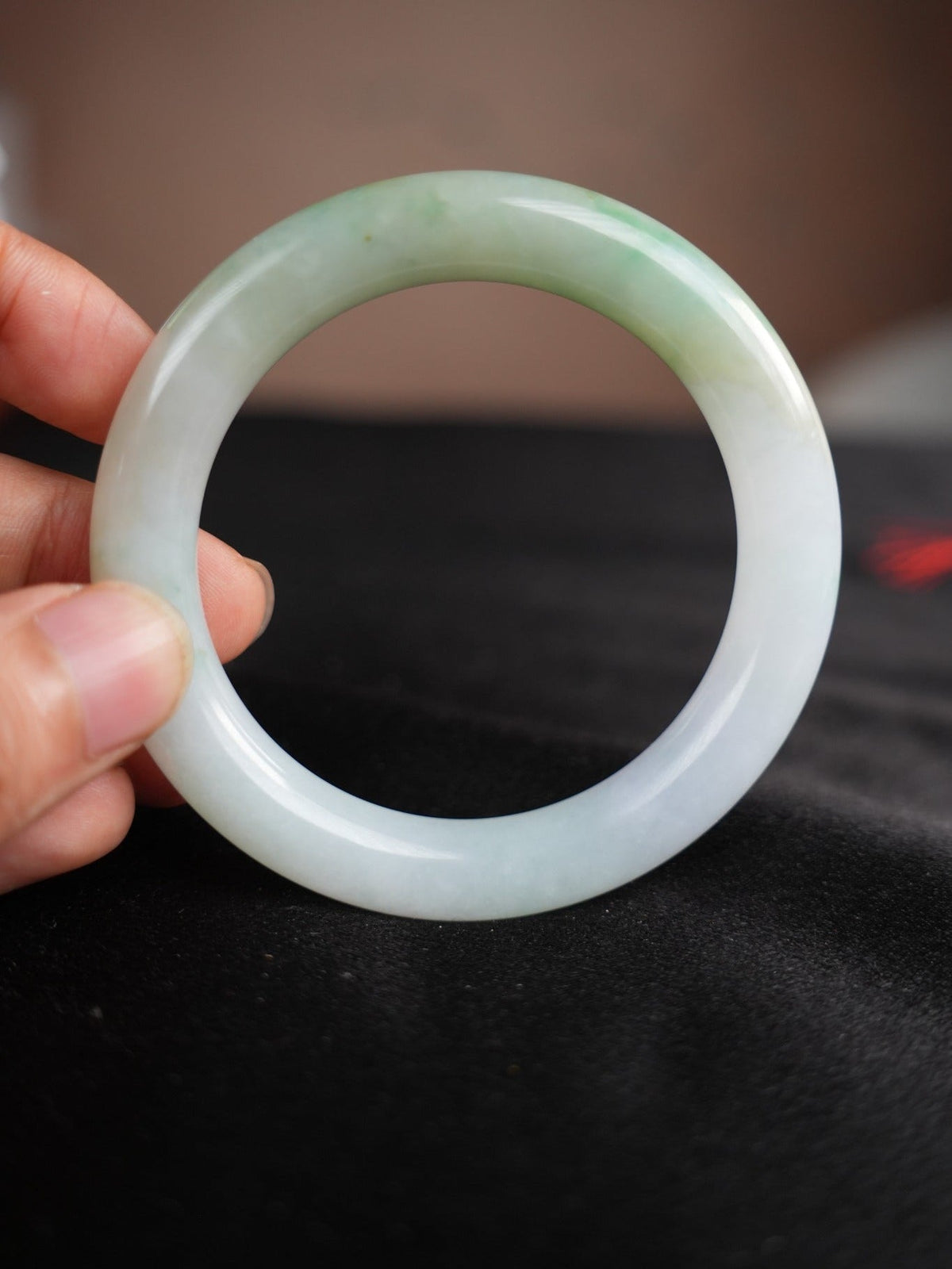 Pale green and lavender Type A jadeite bangle, 58 mm, DSC00222.JPG