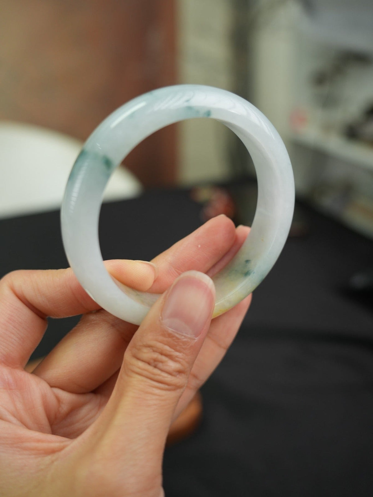 Type A jadeite bangle P2509036069 green-detail