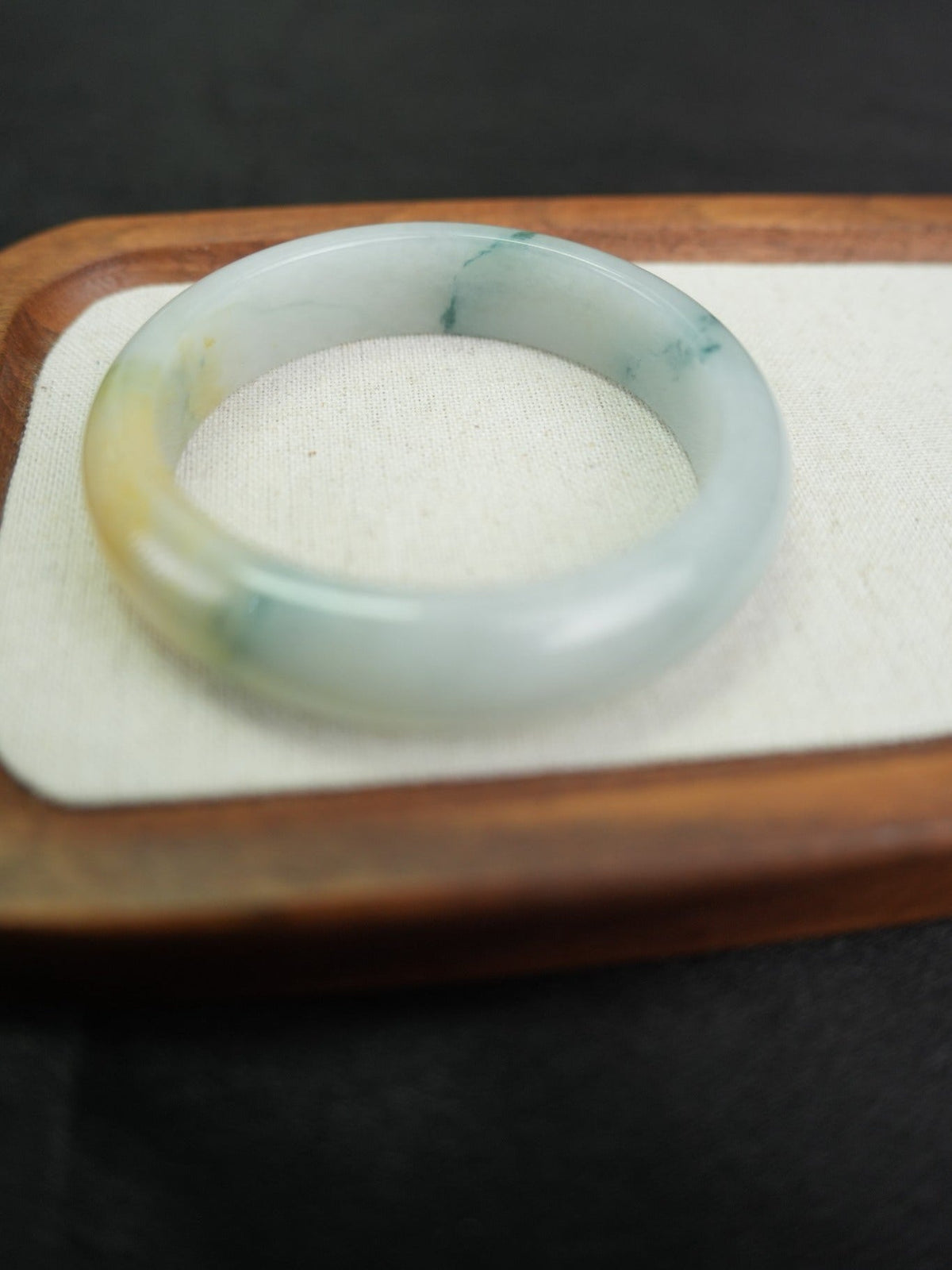 Type A jadeite bangle P2509036069 side