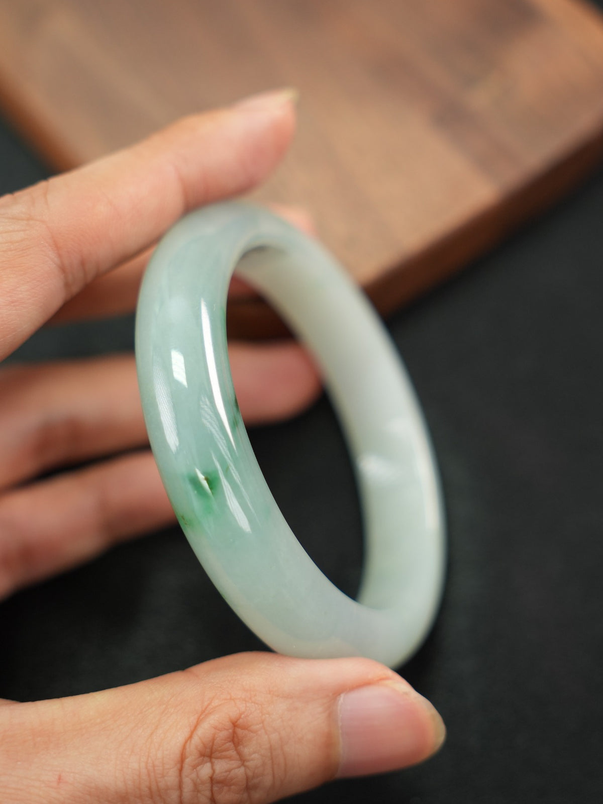 Green and pale lavender type A jadeite bangle, 56.7 mm, view 711