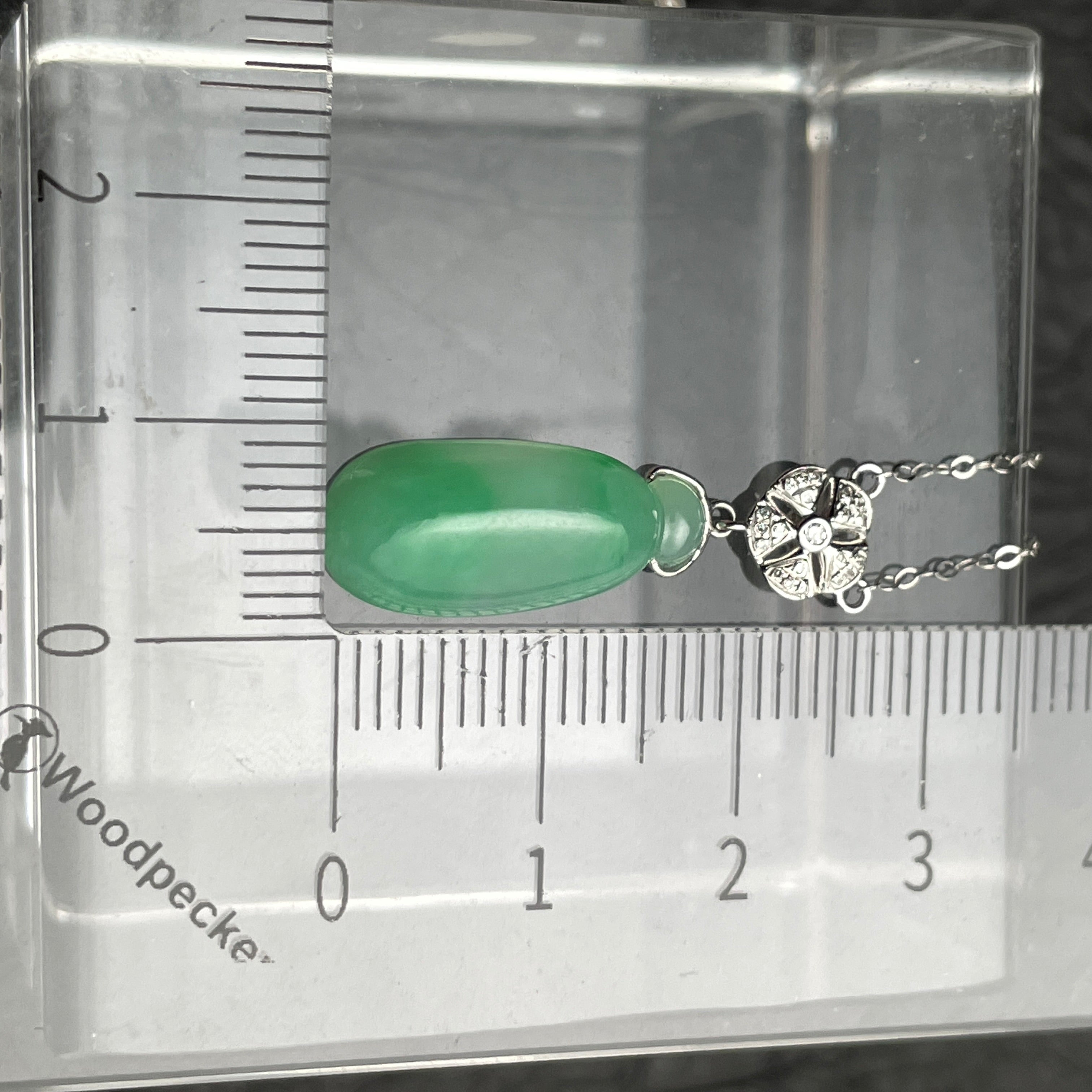 Verdant Drop – Green Jadeite Pendant Necklace