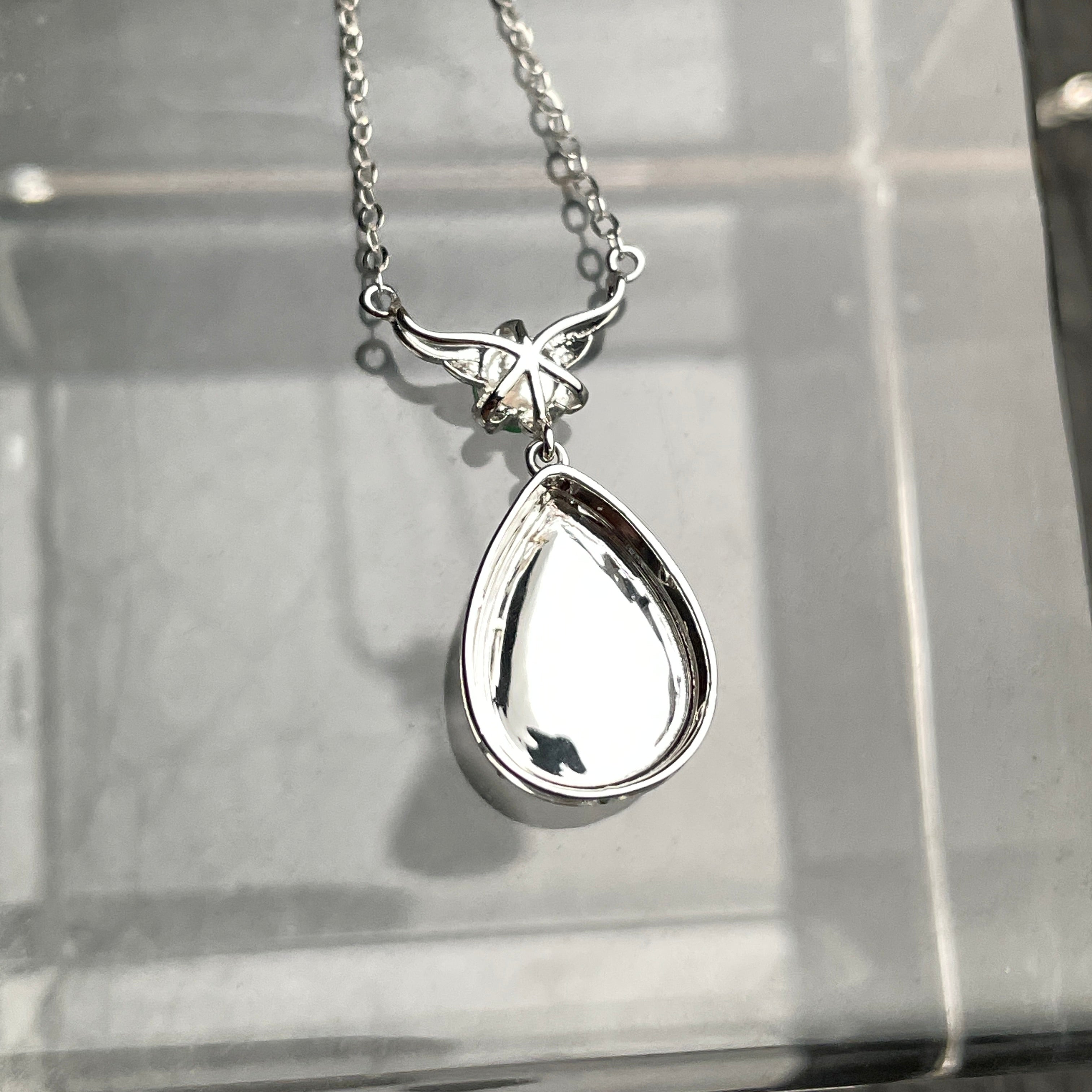 Verdant Cascade – Green Pear Jadeite Necklace