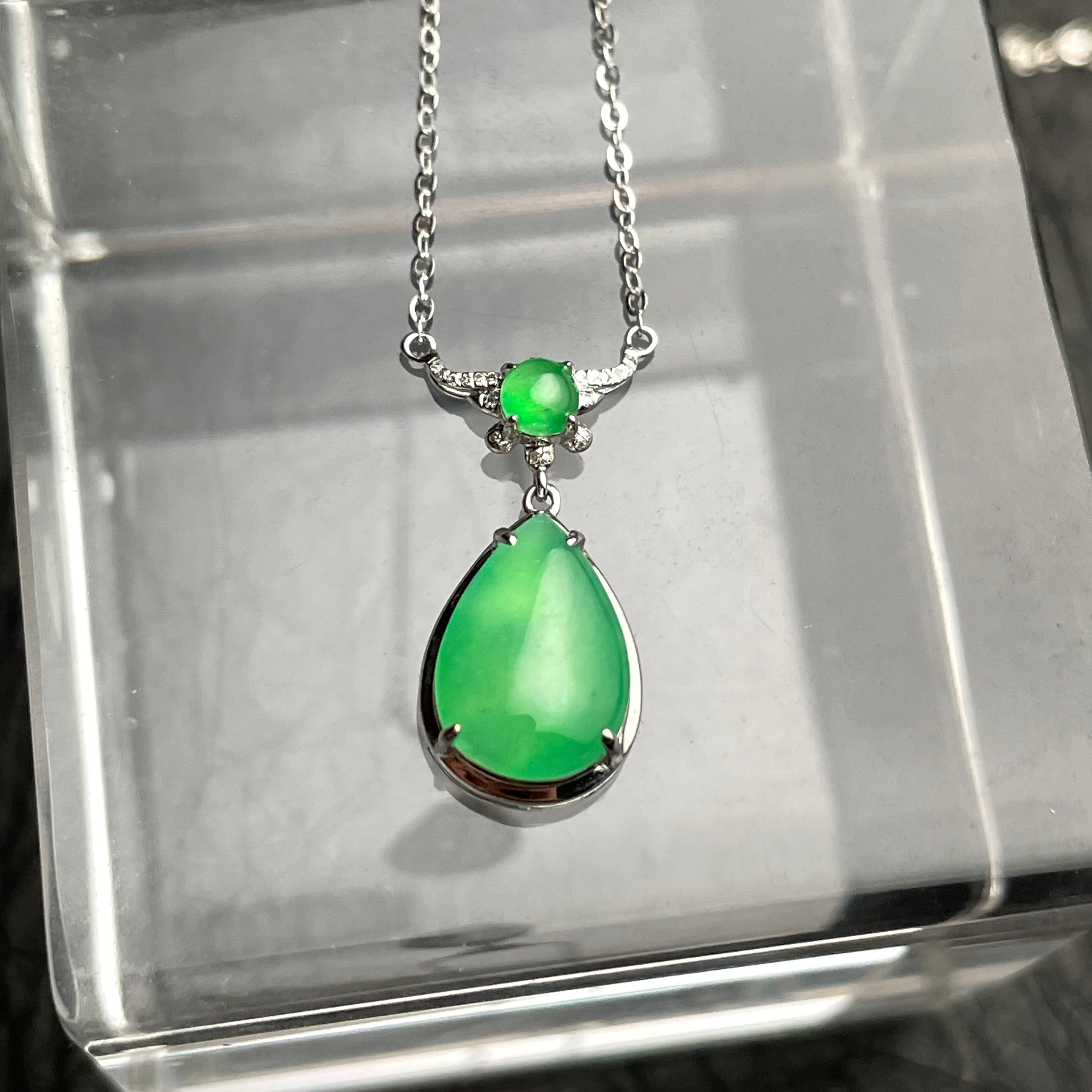 Verdant Cascade – Green Pear Jadeite Necklace