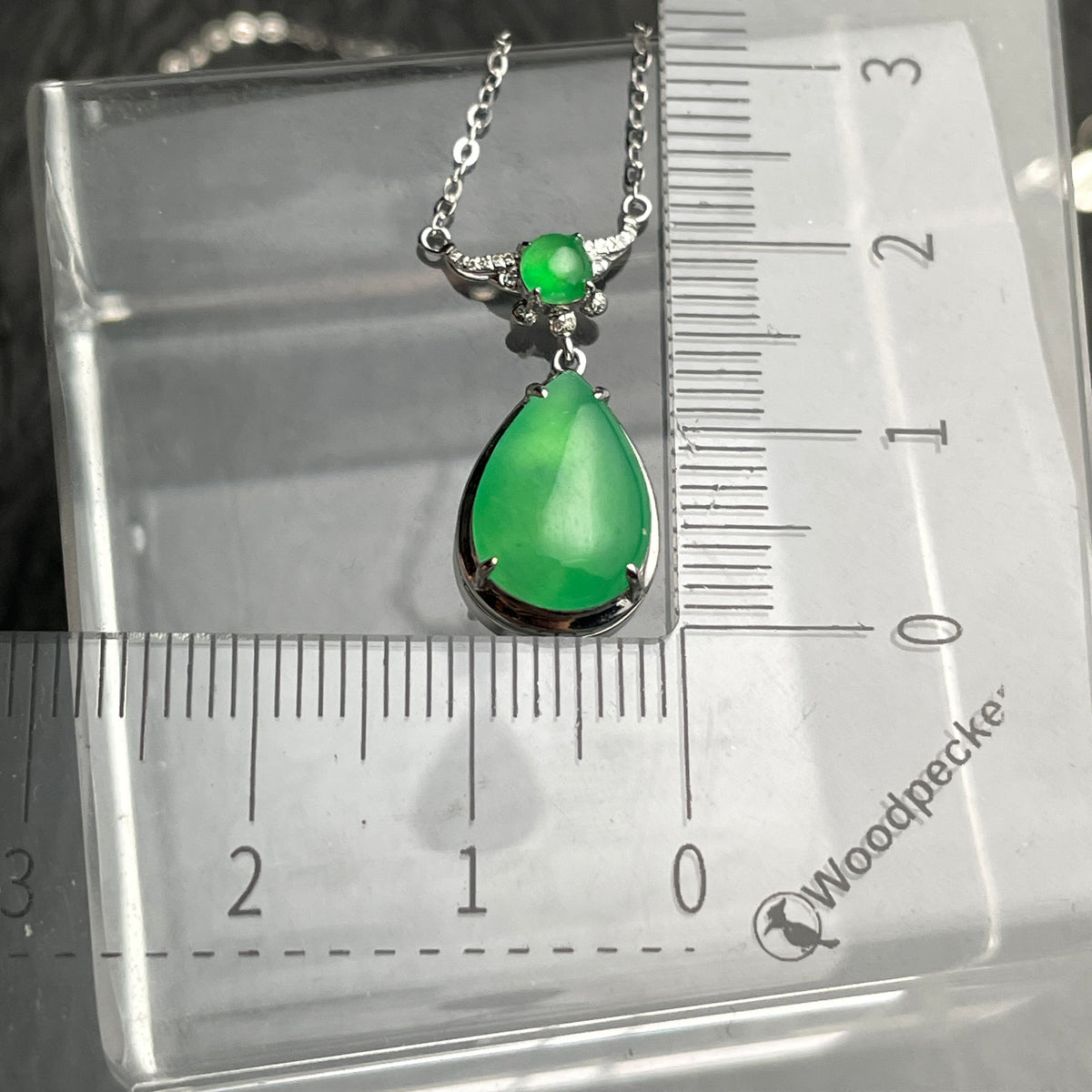 Verdant Cascade – Green Pear Jadeite Necklace
