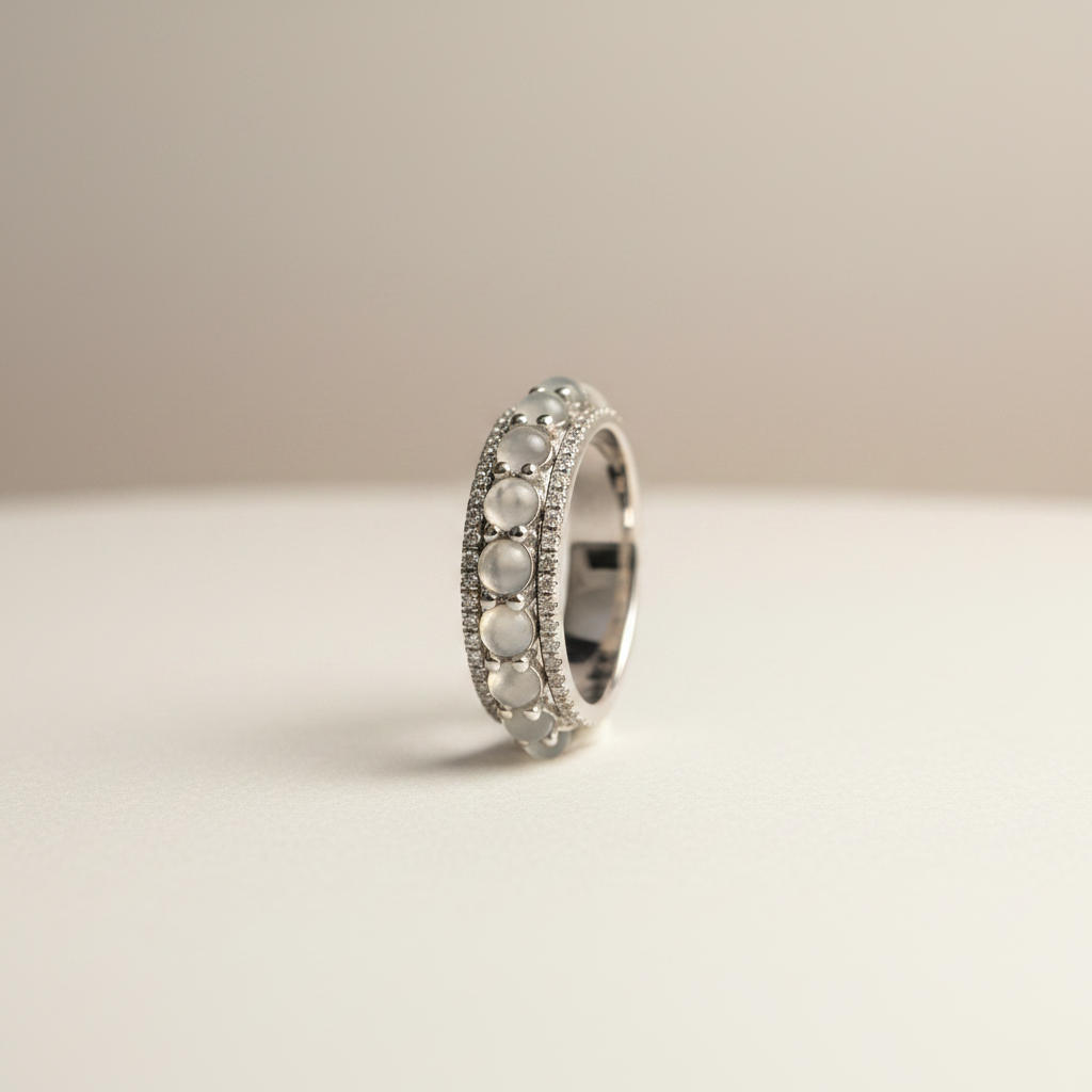 Moonlight Circle – Jadeite Spinner Ring | 18K Gold