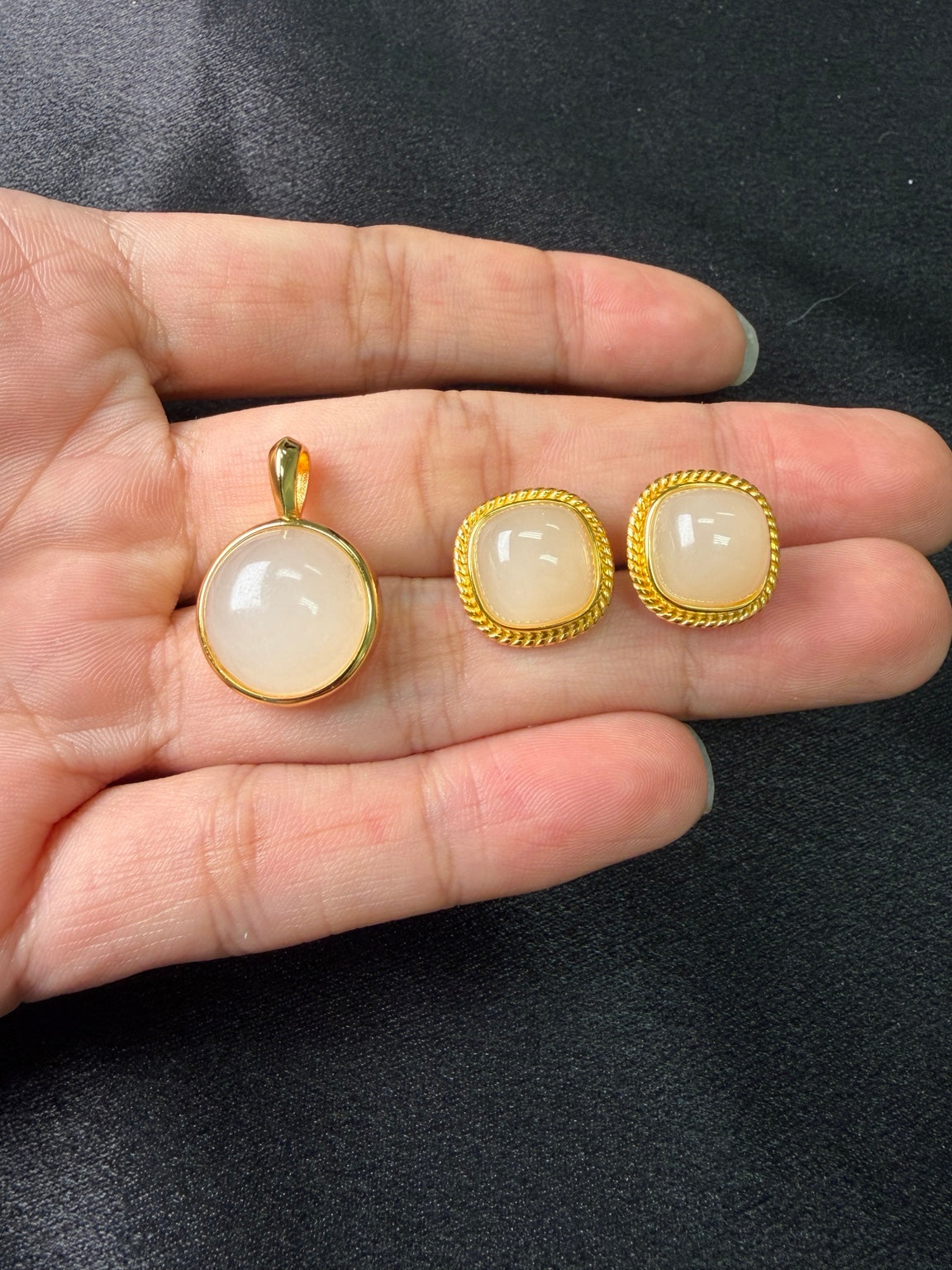 Lotus-pink Hetian nephrite jade pendant and earrings set in 925 silver