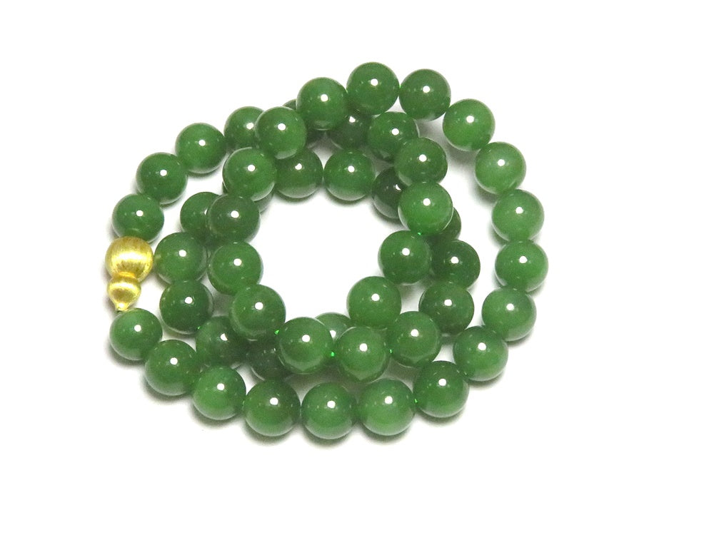Forest Rhythm – Green Hetian nephrite jade Bead Necklace