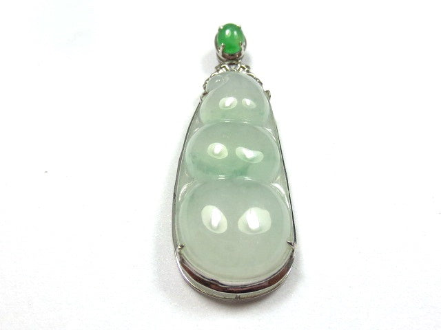 Pale Green Jadeite Pea Pod Pendant – P2608020316