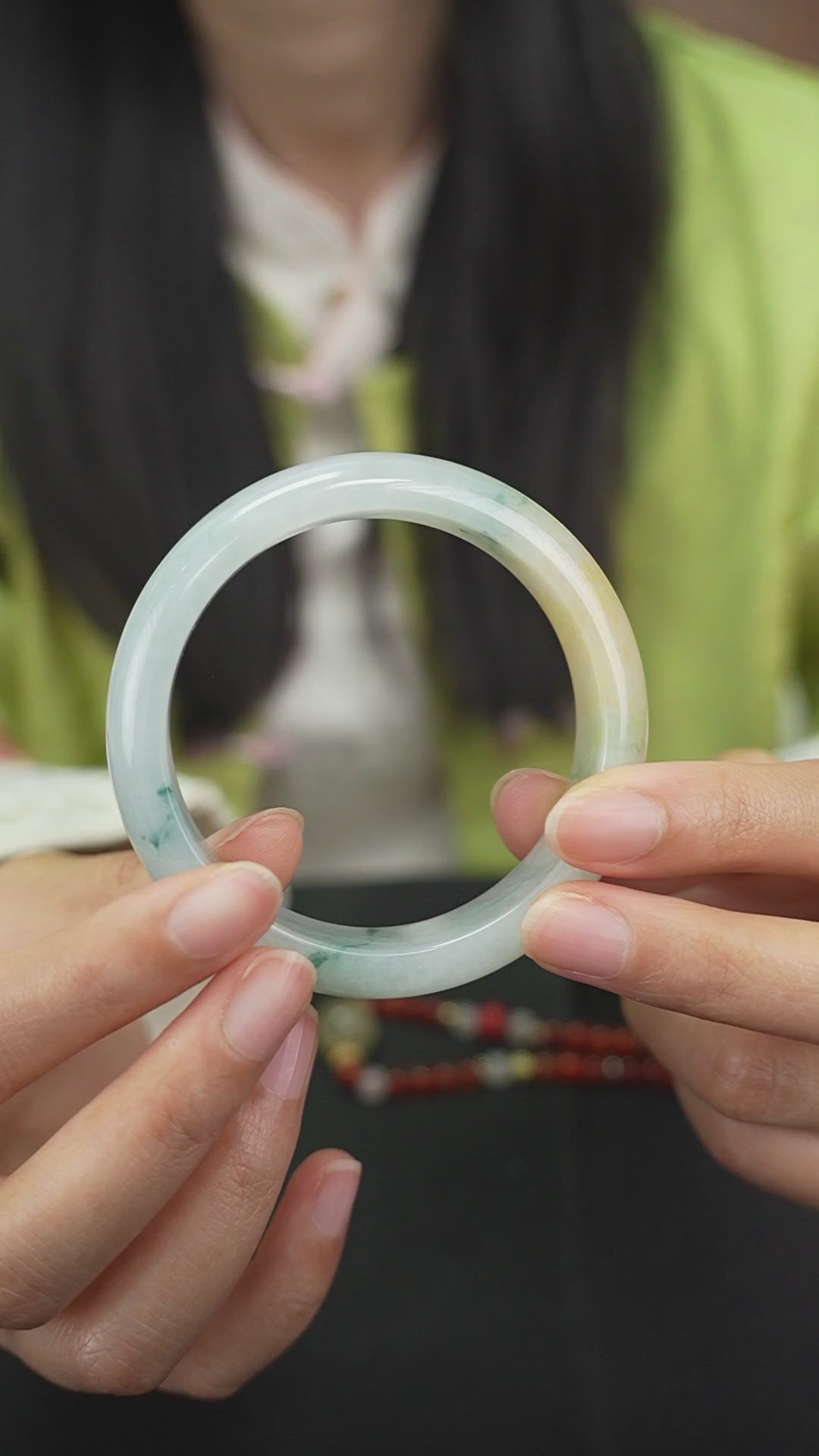 Actual 60.5mm Type A jadeite bangle P2509036069. Music: Gymnopedie No.1, piano performed by Robin Alciatore, courtesy Musopen (public domain).