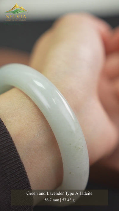 P2512014402 type A jadeite bangle, full-frame video