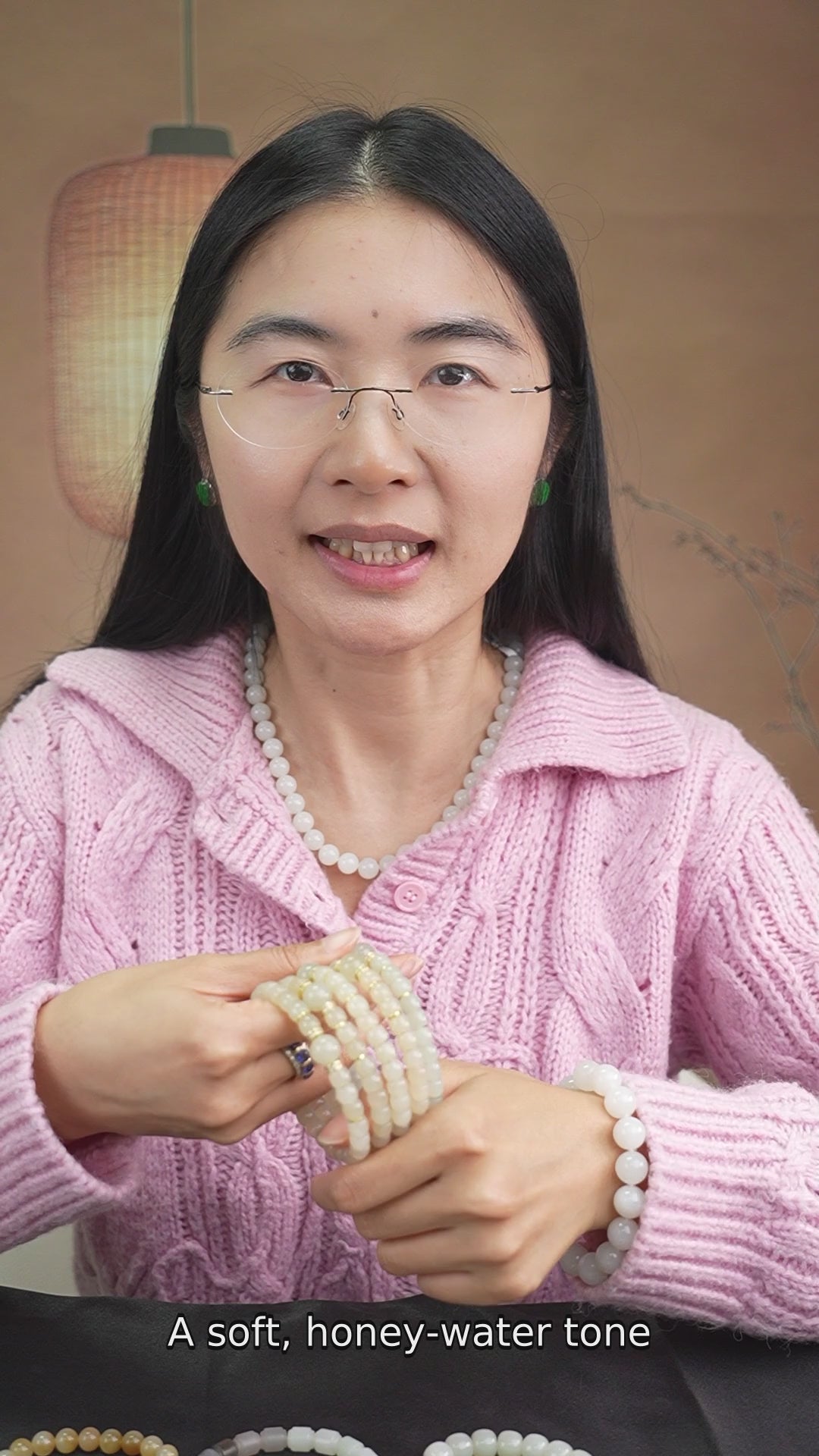 B12609024881 Hetian nephrite jade bracelet — product explanation and layered styling with English subtitles