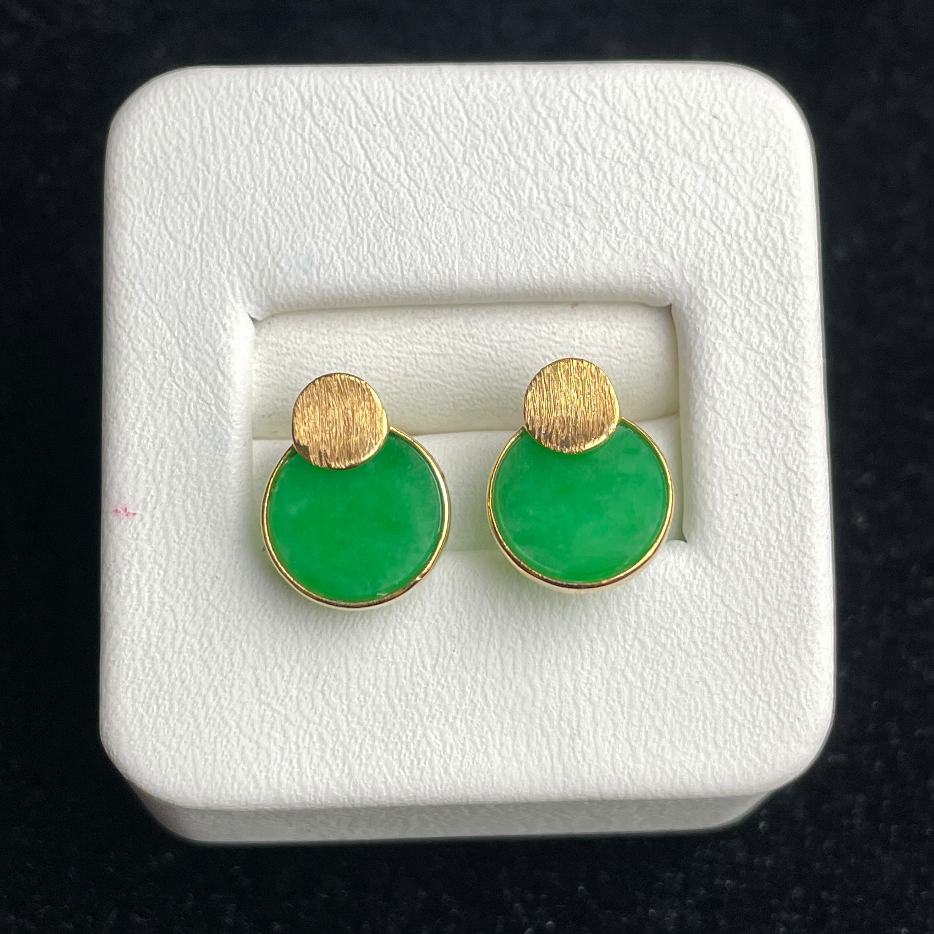 Sylvia Jewelry green jadeite disc earrings with brushed 18K gold circular studs in a modern double-disc design.