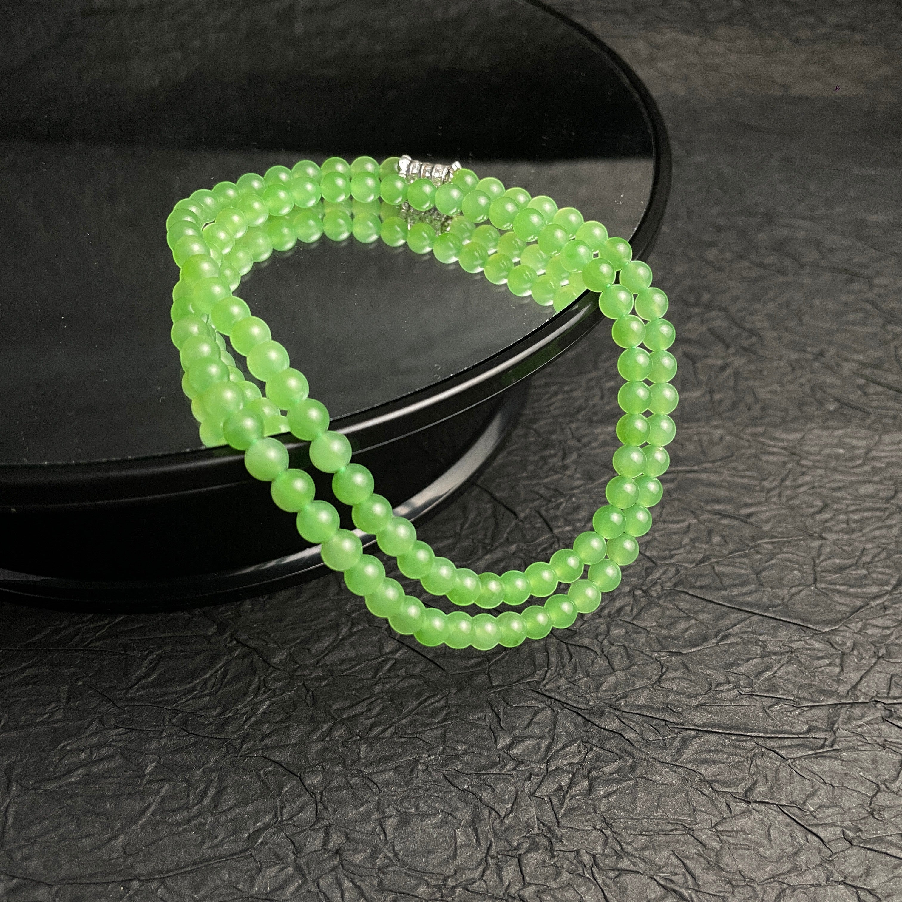 Sylvia Jewelry 浅绿色串珠手链，双层设计，闪亮搭扣。