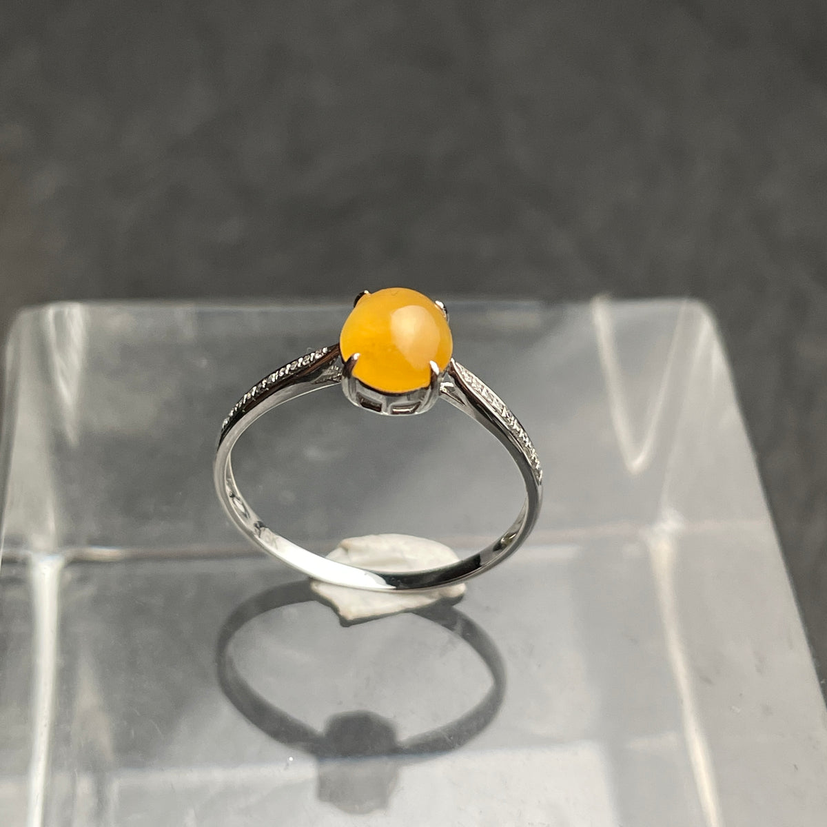 Honey Glow – Yellow Jadeite Oval Ring